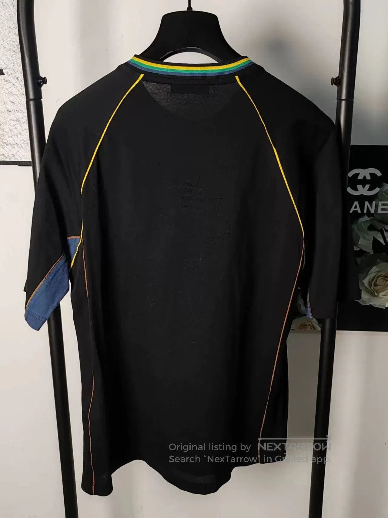 Prada Prada Large Logo Short Sleeve Top. Size US M / EU 48-50 / 2 - 2 Thumbnail