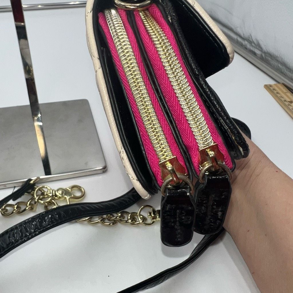 Betsey Johnson Betsey Johnson Heart Quilted Love Letter Cross Body Bag Clut Size ONE SIZE - 3 Thumbnail