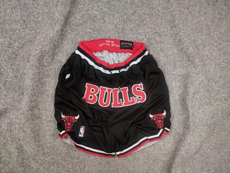 NBA Just don x Chicago Bulls NBA Logo Black Mesh Baggy shorts Size US 32 / EU 48 - 1 Thumbnail