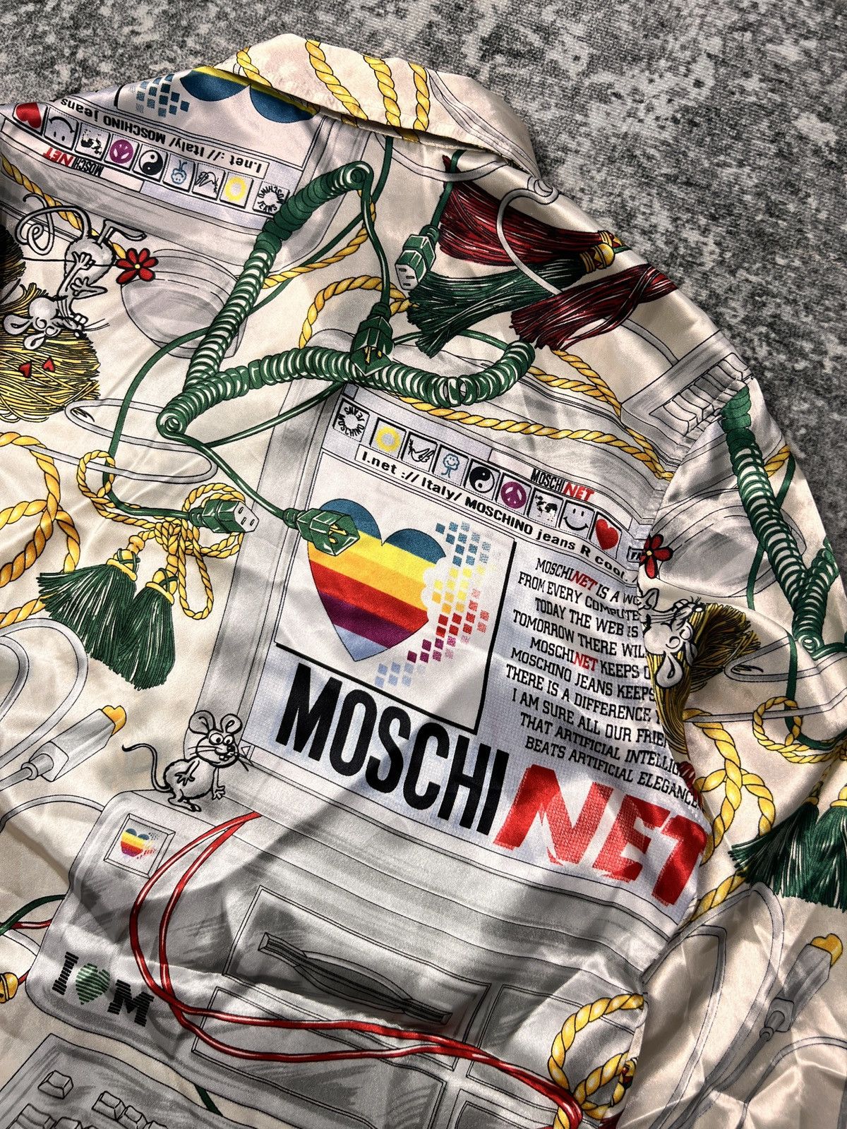 Moschino Vtg Moschino Silk Modern Baroque Apple Button Up Shirt Size US L / EU 52-54 / 3 - 7 Thumbnail