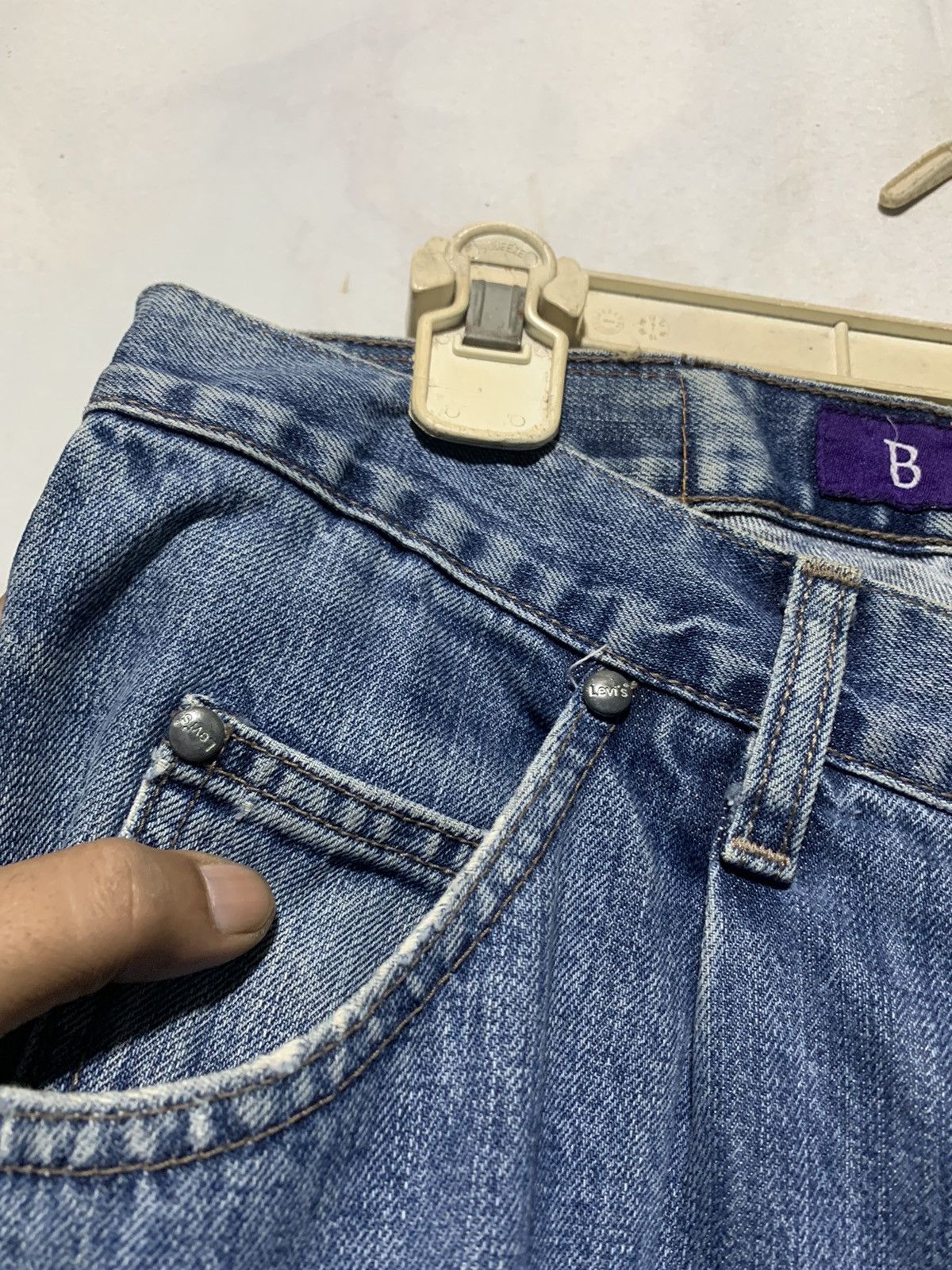 Levi's Vintage Clothing Vintage Levi’s Baggy Jeans Size US 33 - 4 Thumbnail