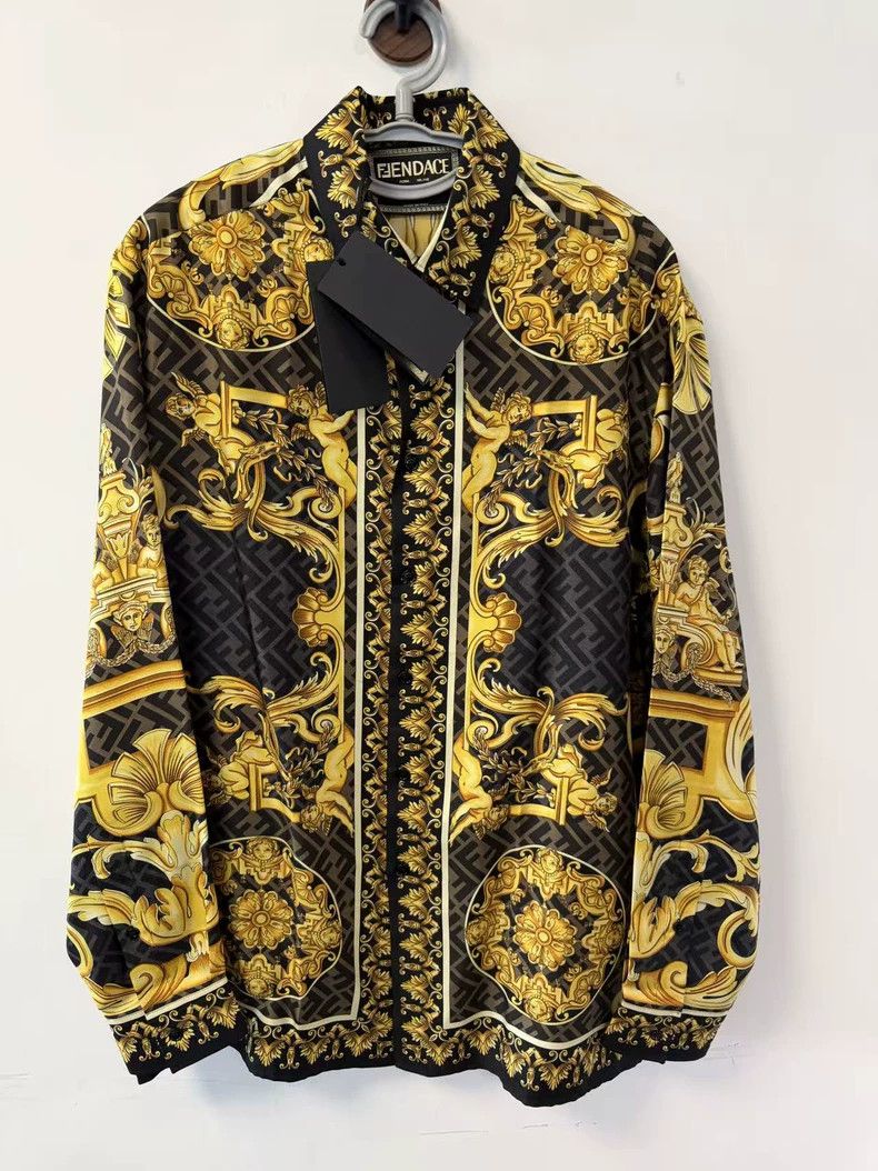 Versace Versace Co-branded mulberry silk shirt Size US M / EU 48-50 / 2 - 1 Thumbnail