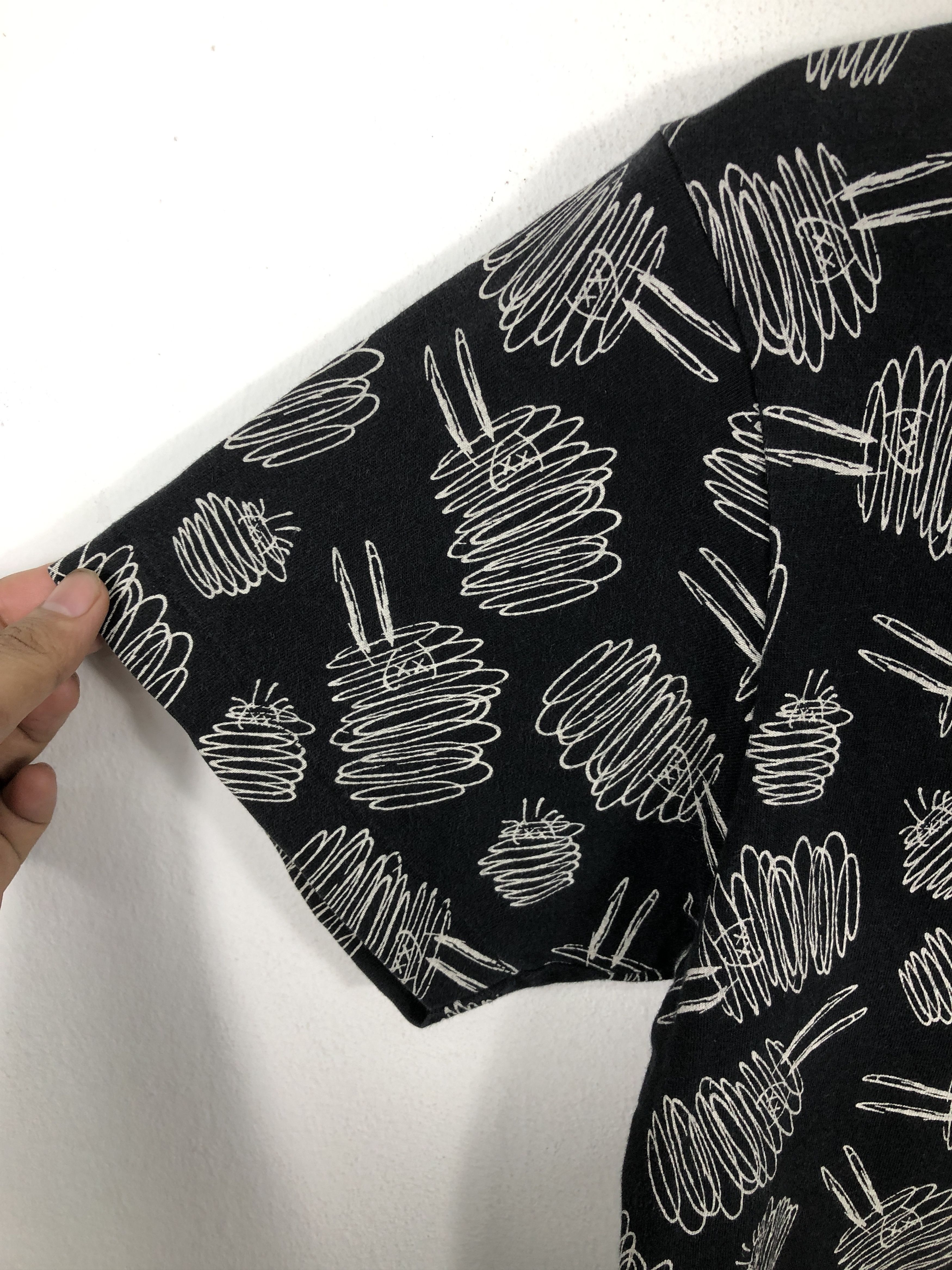 Kaws × Peanuts × Uniqlo Fullprint Kaws X Peanuts By Uniqlo T-Shirt Size US S / EU 44-46 / 1 - 5 Thumbnail