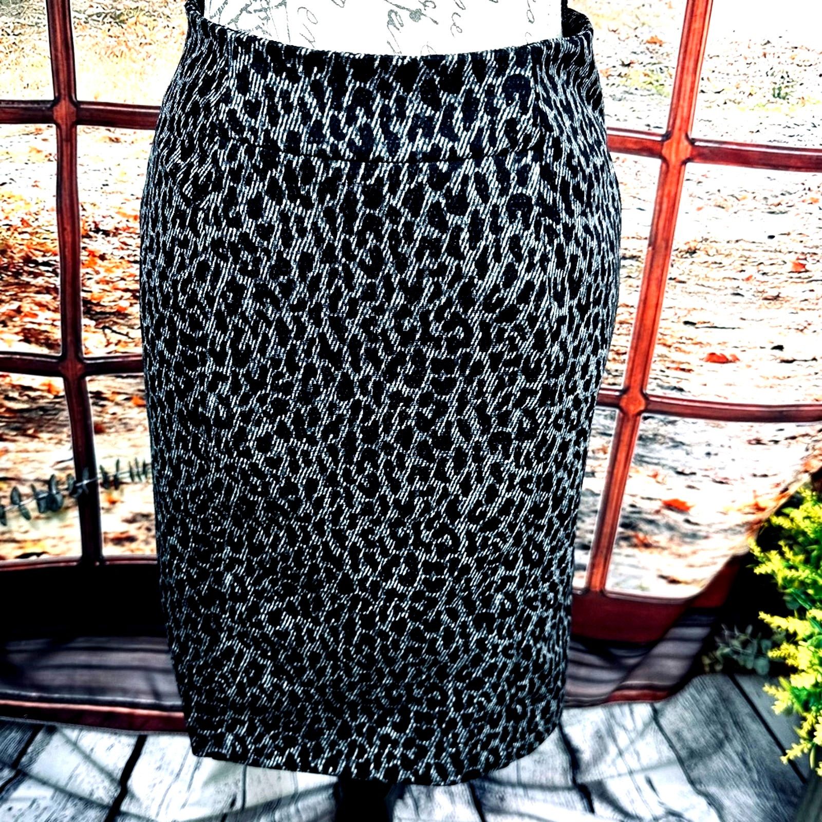 Michael Kors Michael Kors Leopard Print Skirt Gray and Black size 2 Size 26" / US 2 / IT 38 - 5 Thumbnail