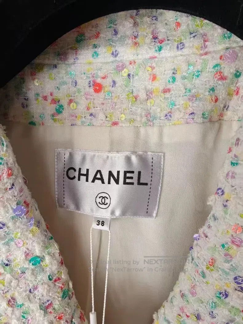 Chanel Chanel Tweed Cropped Jacket. Size US M / EU 48-50 / 2 - 4 Thumbnail