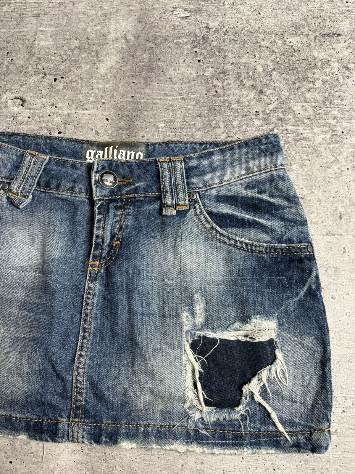 John Galliano John Galliano Avant Garde Skirt Size 28" / US 6 / IT 42 - 3 Thumbnail