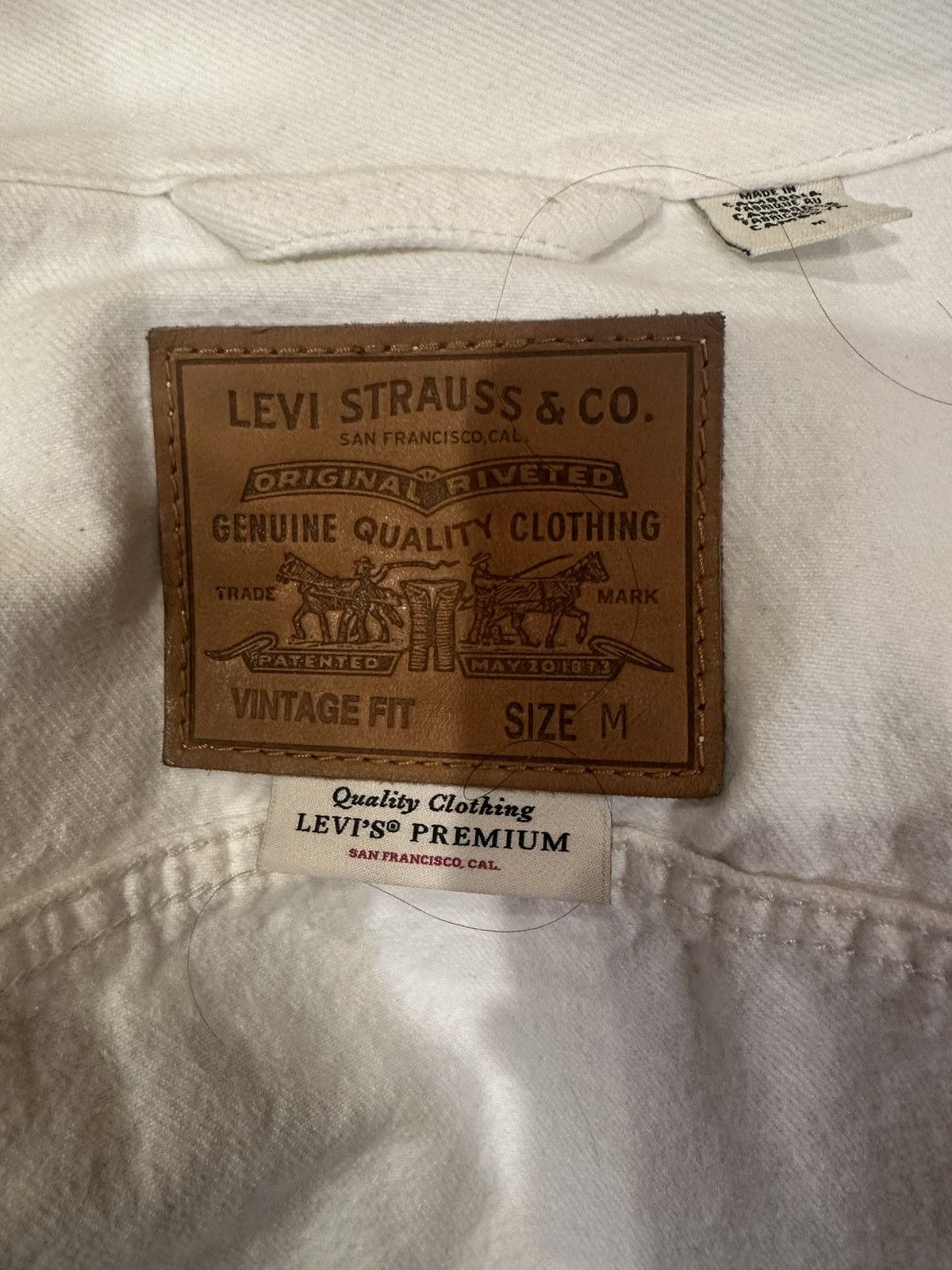 Levi's Levi’s white denim jacket Size US M / EU 48-50 / 2 - 3 Thumbnail