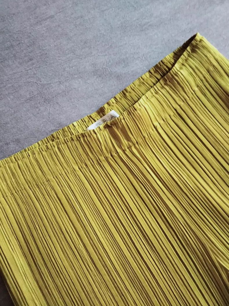 Issey Miyake Issey Miyake size:3 Mustard yellow pleated pants Size 23" - 4 Thumbnail