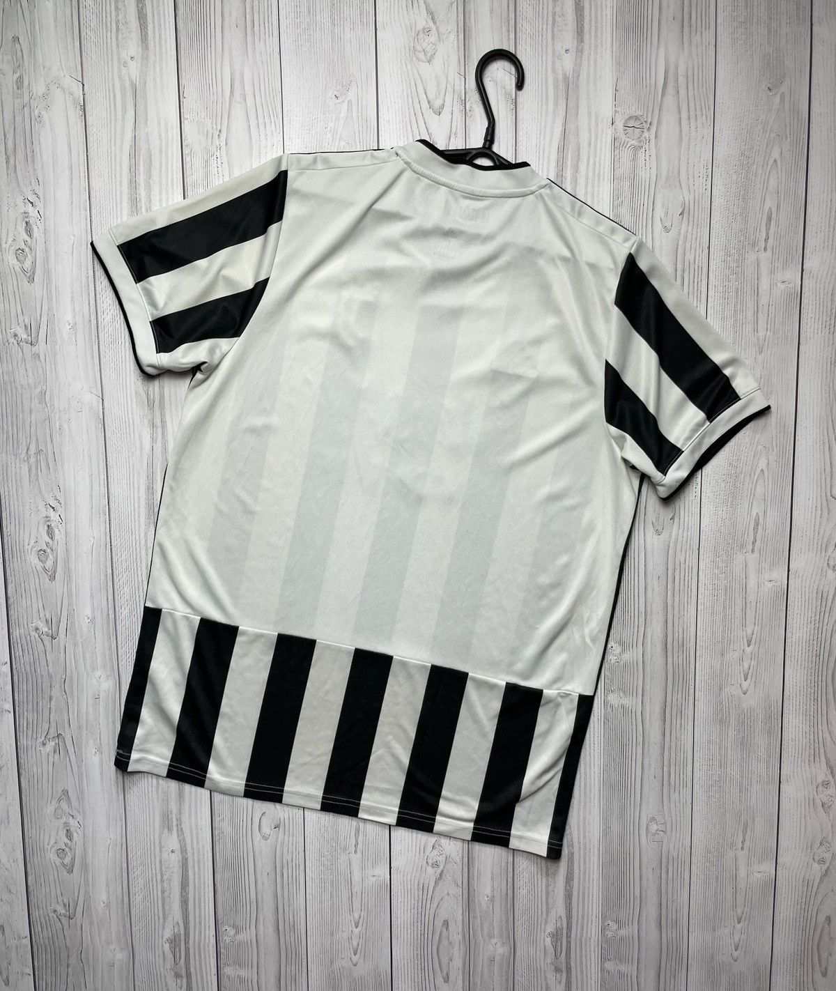 Adidas × Vintage Vintage adidas Juventus soccer jersey size L logo Size US L / EU 52-54 / 3 - 5 Thumbnail