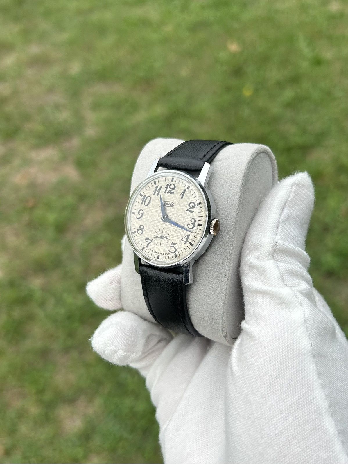 Vintage Vintage Watch Zim Soviet USSR Mechanical 1980s Size ONE SIZE - 11 Thumbnail
