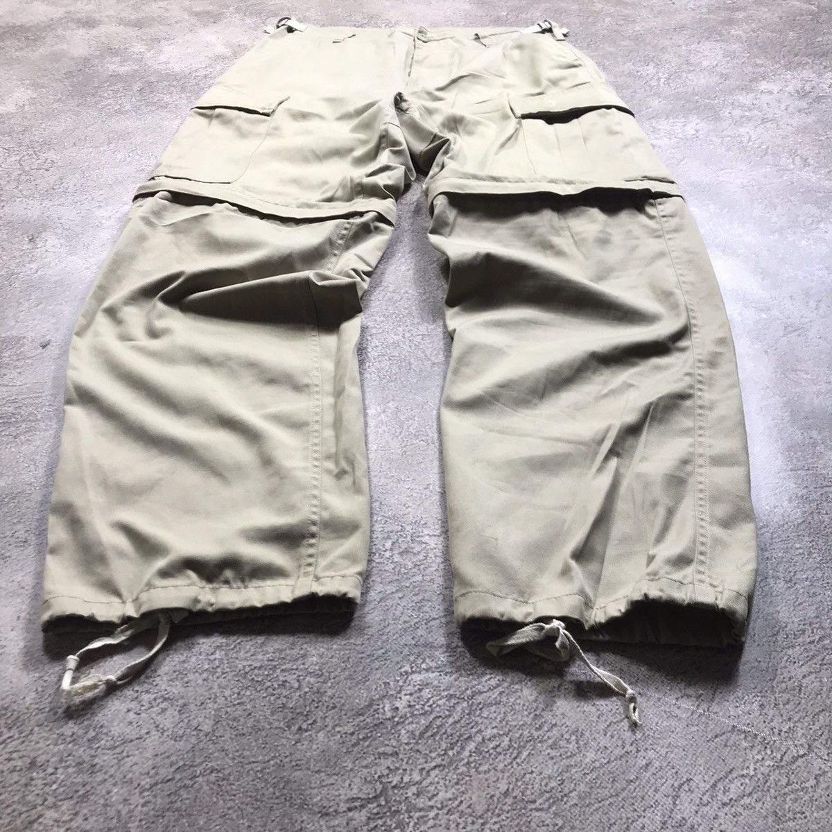 Vintage Y2K Baggy Distressed Cargo Pants Tactical Streetwear Logo 32 Size US 32 / EU 48 - 1 Thumbnail