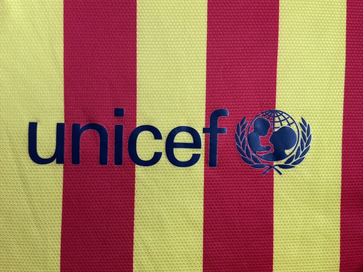 Nike FC Barcelona 2013-2014 Away Football Soccer Shirt Jersey Size US M / EU 48-50 / 2 - 7 Thumbnail