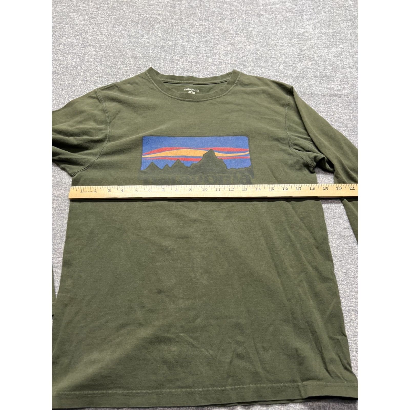 Patagonia Patagonia Shirt Long Sleeve Men S Green Logo Pullover Tee Size US S / EU 44-46 / 1 - 5 Thumbnail