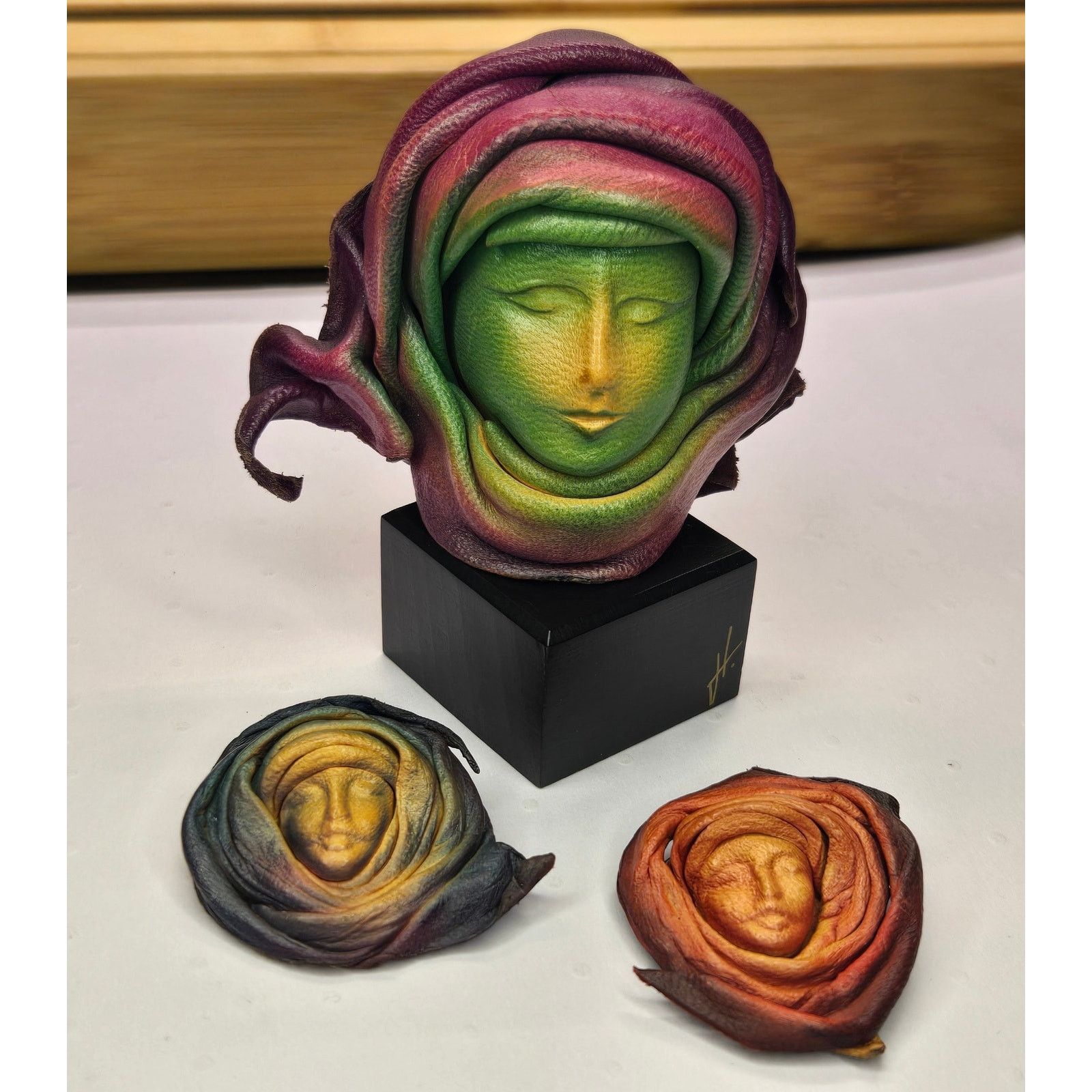Leather Vintage Signed Sculpted Leather Face Bust & 2 Brooches Set Size ONE SIZE - 9 Thumbnail