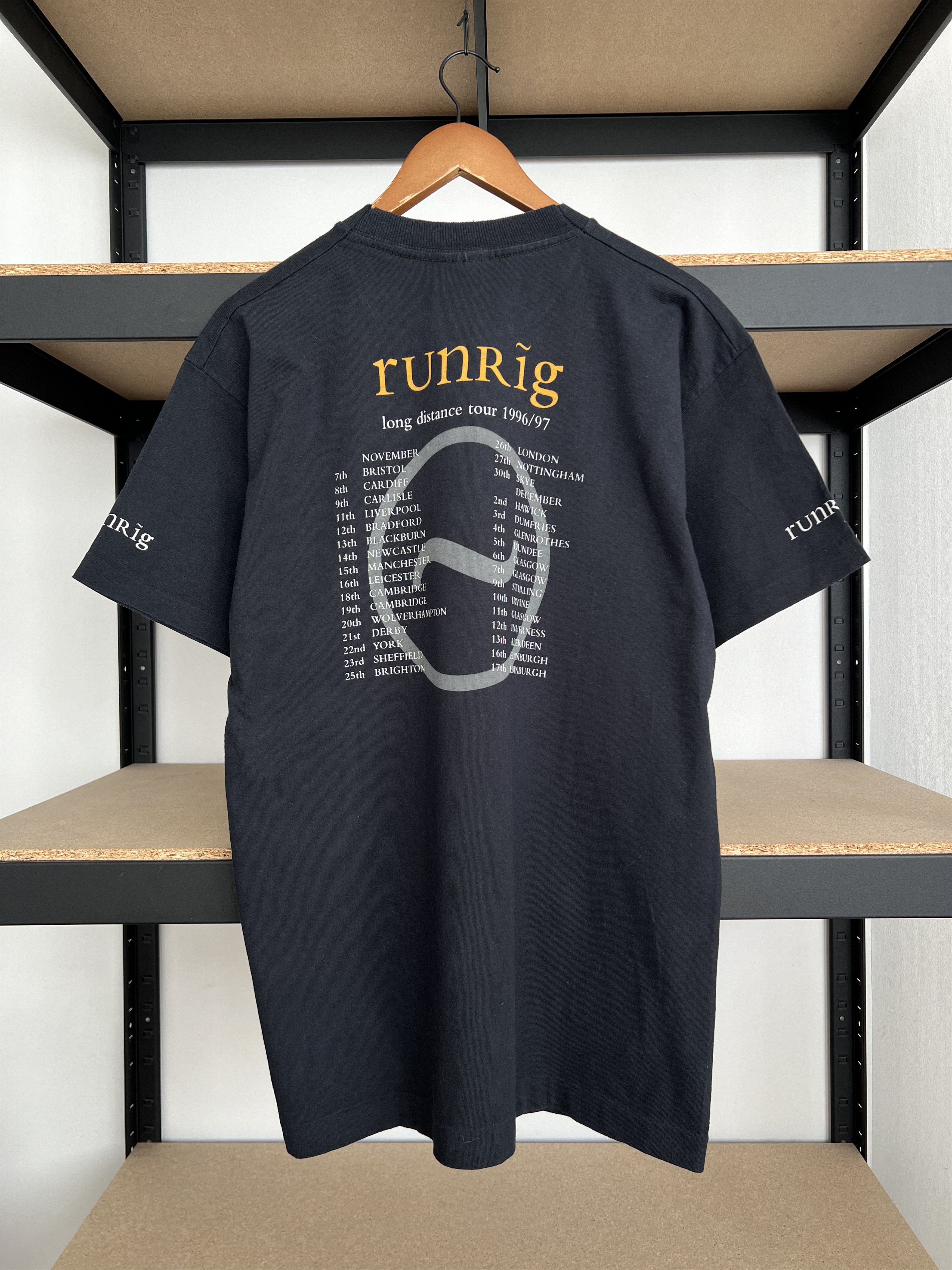 Band Tees Vintage 1996 Runrig Long Distance Tour 96/97 Black T-shirt Size US L / EU 52-54 / 3 - 2 Thumbnail