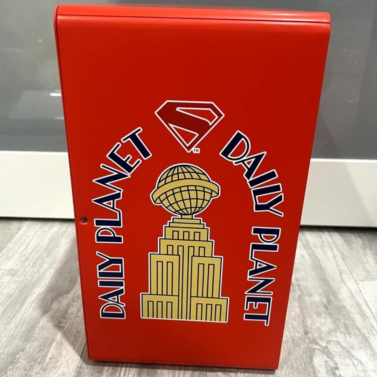 DC Comics AMC Exclusive Superman Popcorn Bucket 🦸‍♂️ + MYSTERY COMIC Size ONE SIZE - 5 Thumbnail