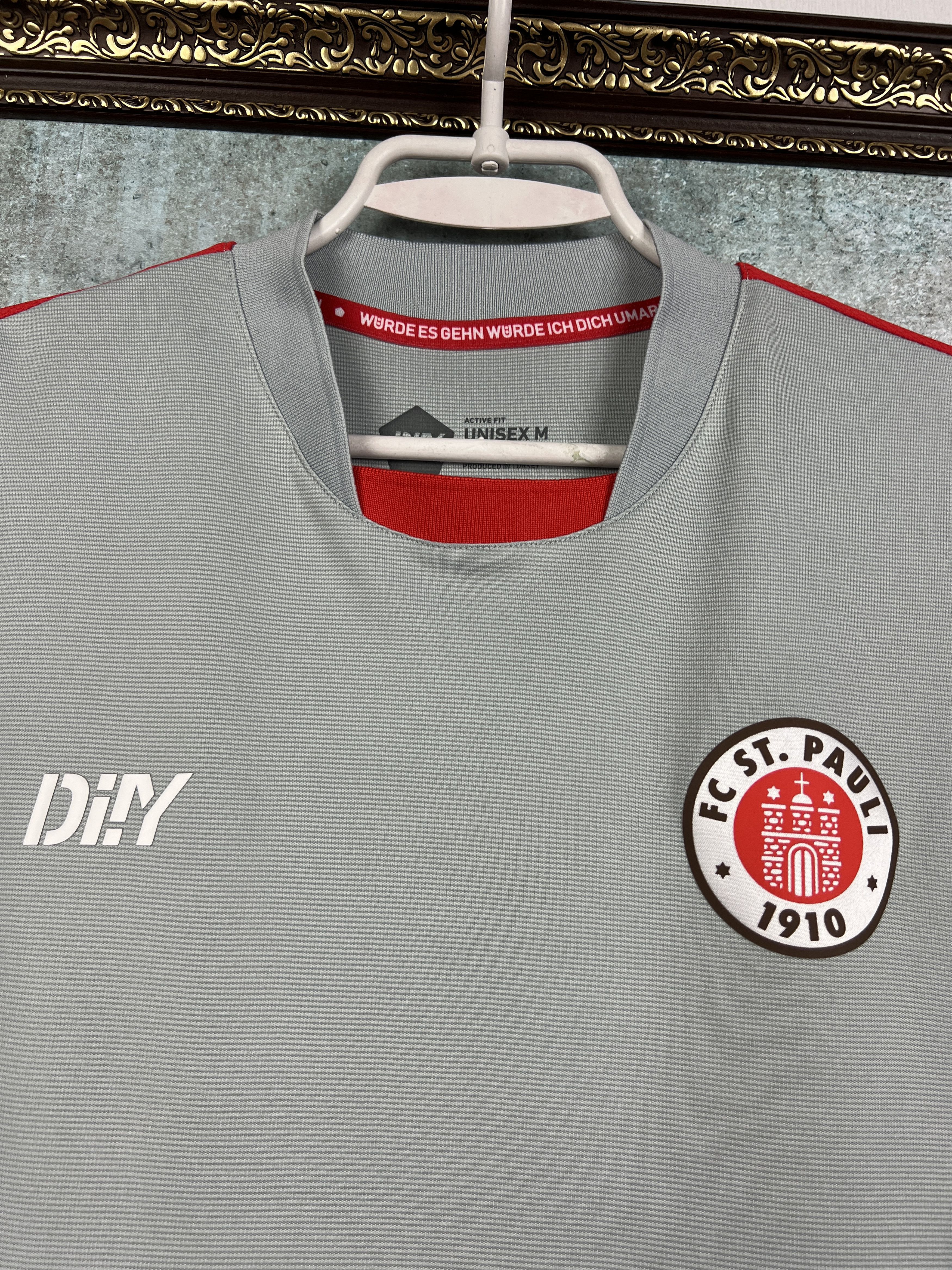 Vintage St Pauli 2022 Di!y Football Train Shirt Soccer Jersey Trikot Size US M / EU 48-50 / 2 - 3 Thumbnail