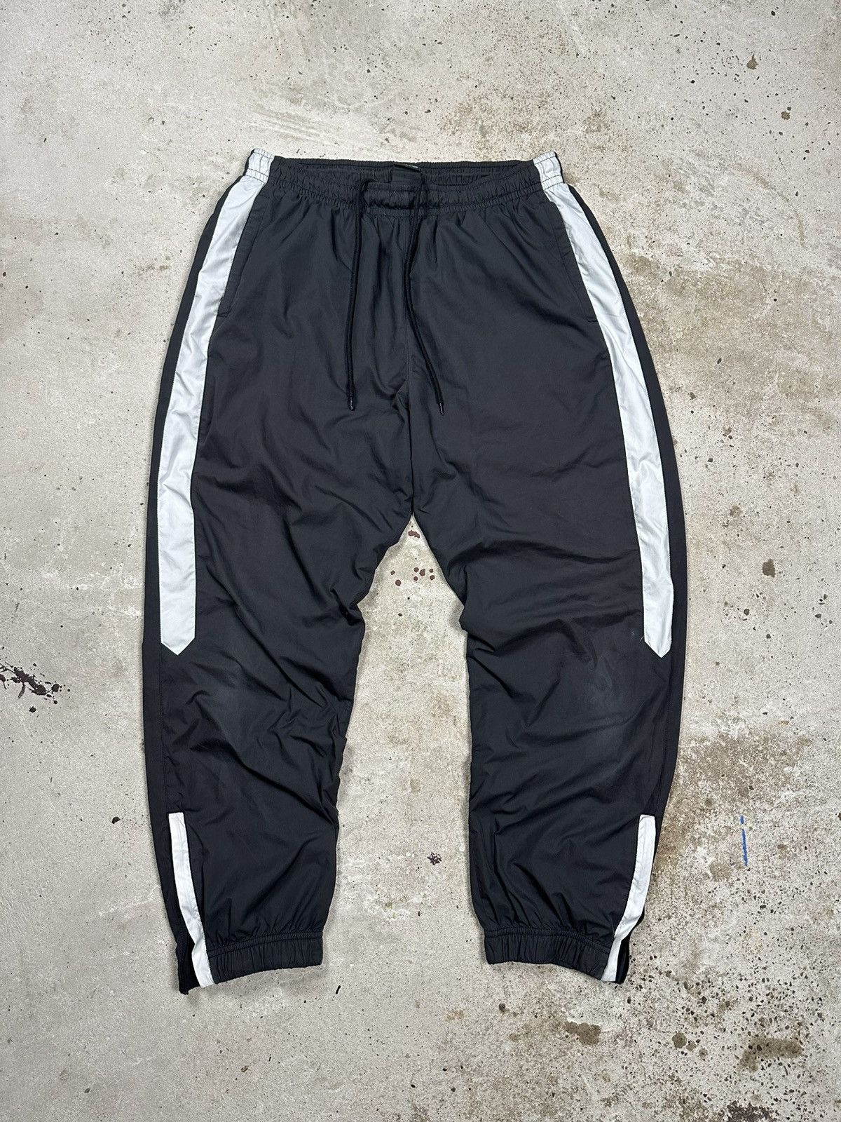 Nike Vintage Y2K Nike SB Baggy Black Track Pants Swoosh Size US 34 / EU 50 - 1 Thumbnail