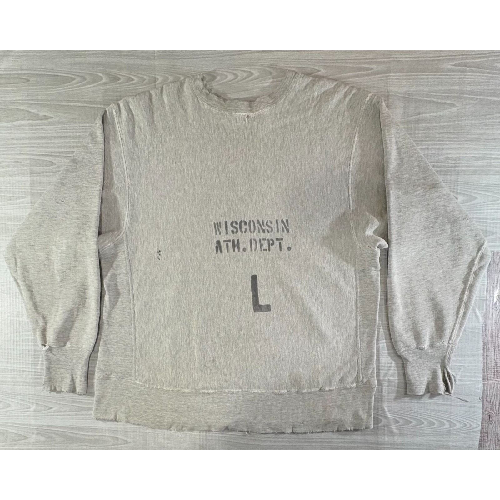 Champion CHAMPION Reverse Weave Warmup Distressed Sweatshirt sz L Vin Size US L / EU 52-54 / 3 - 1 Thumbnail