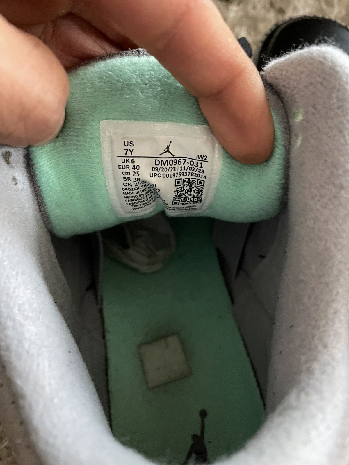 Jordan Brand Jordan 3 Green Glow Size US 7 / EU 40 - 11 Thumbnail