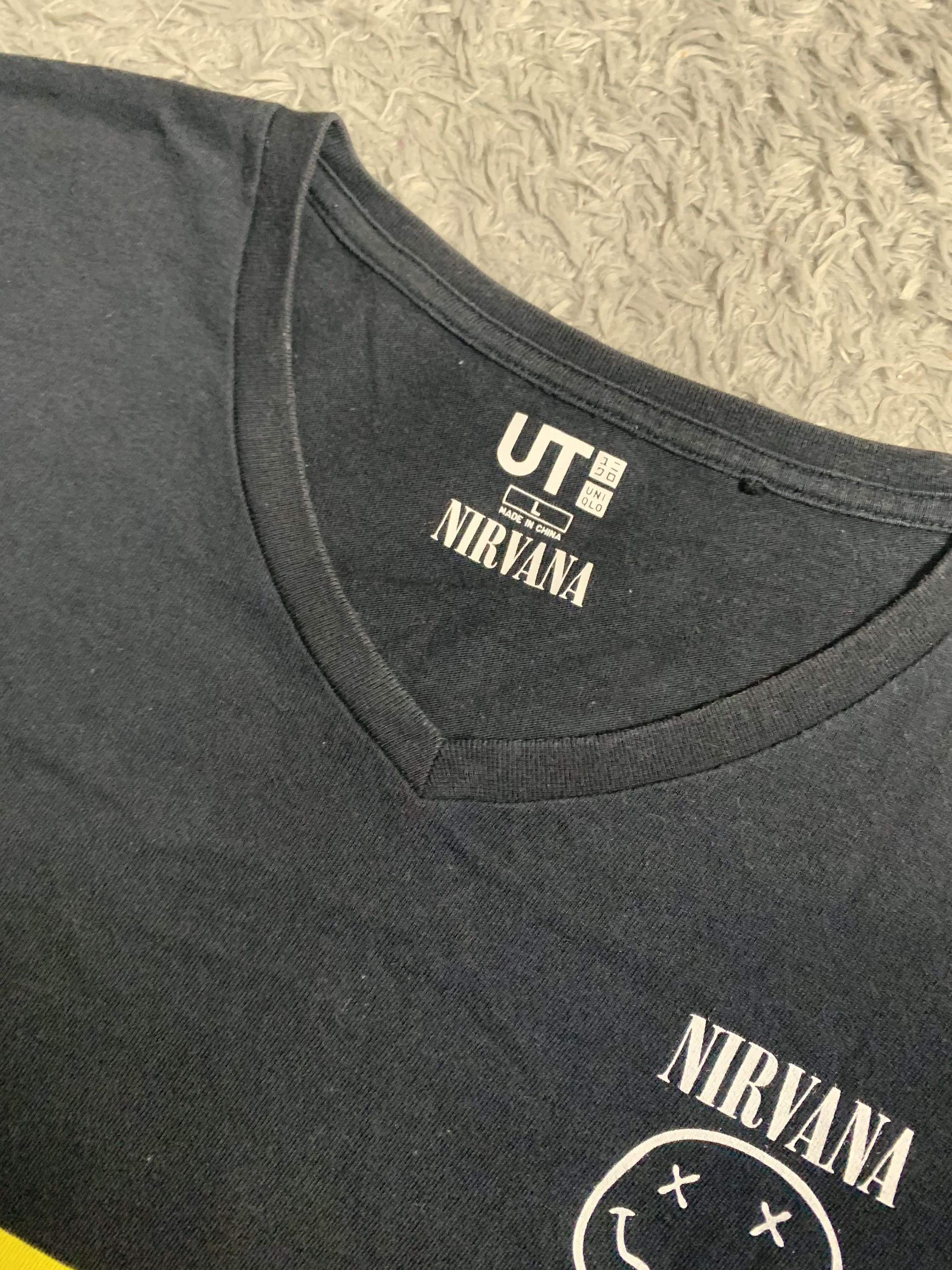 Vintage Nirvana Smiley Logo t-shirt Uniqlo Size US L / EU 52-54 / 3 - 5 Thumbnail