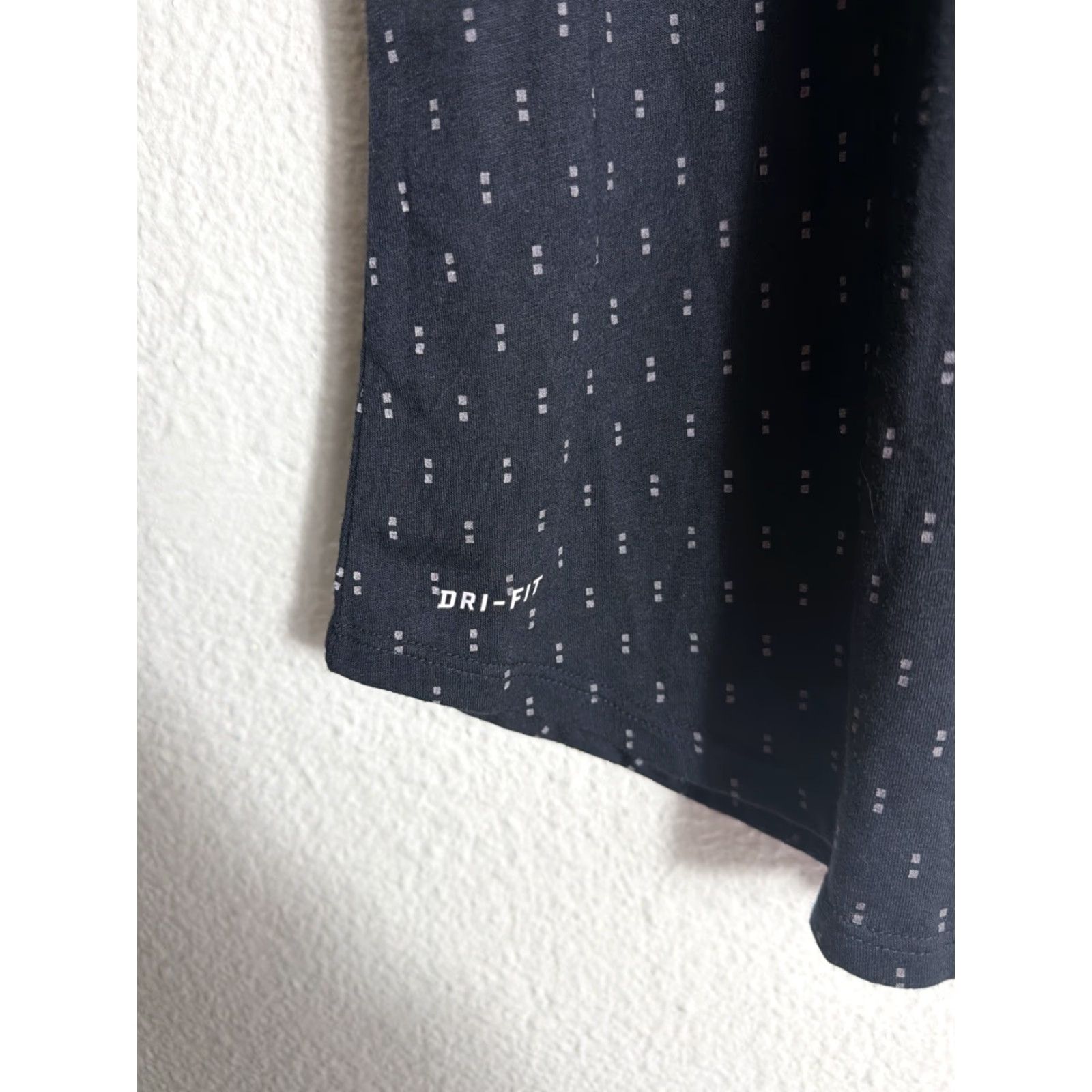 Nike NIKE Women's Running Training T-Shirt Black Small Digi Dot Reflective Shirt Size S / US 4 / IT 40 - 6 Thumbnail