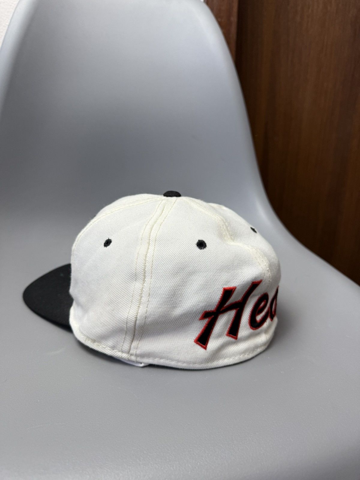 NBA Vintage Miami Heat Cap NBA Streetwear Rare Casual Fan Logo Size ONE SIZE - 6 Thumbnail