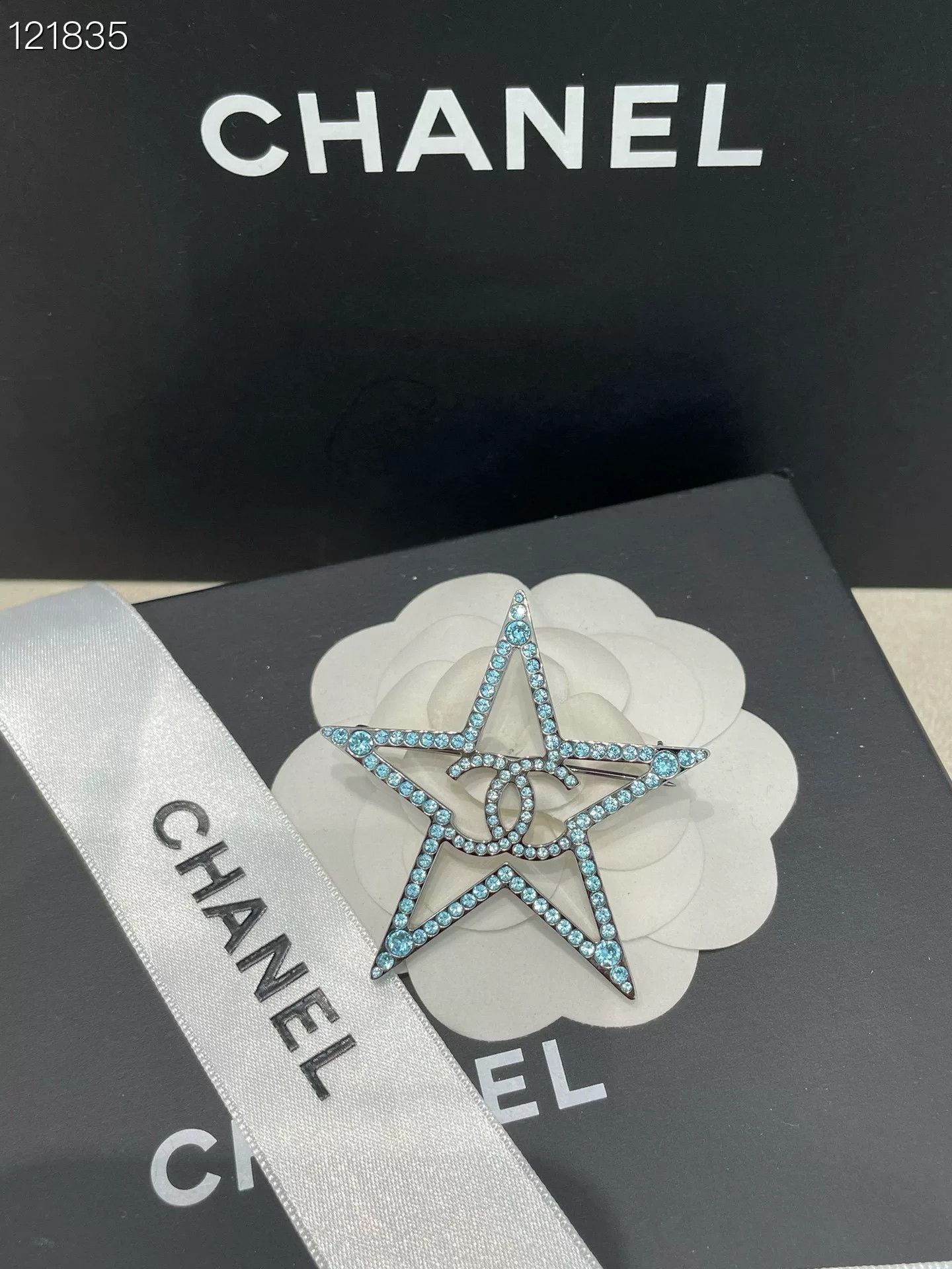 Chanel Chanel Blue Star Pavé Diamond Brooch Size ONE SIZE - 1 Thumbnail