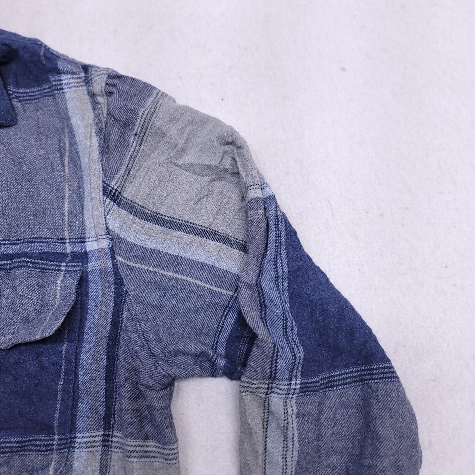 Old Navy Old Navy Buffalo Check Flannel Shirt Mens Size S Blue Gray Size US S / EU 44-46 / 1 - 5 Thumbnail