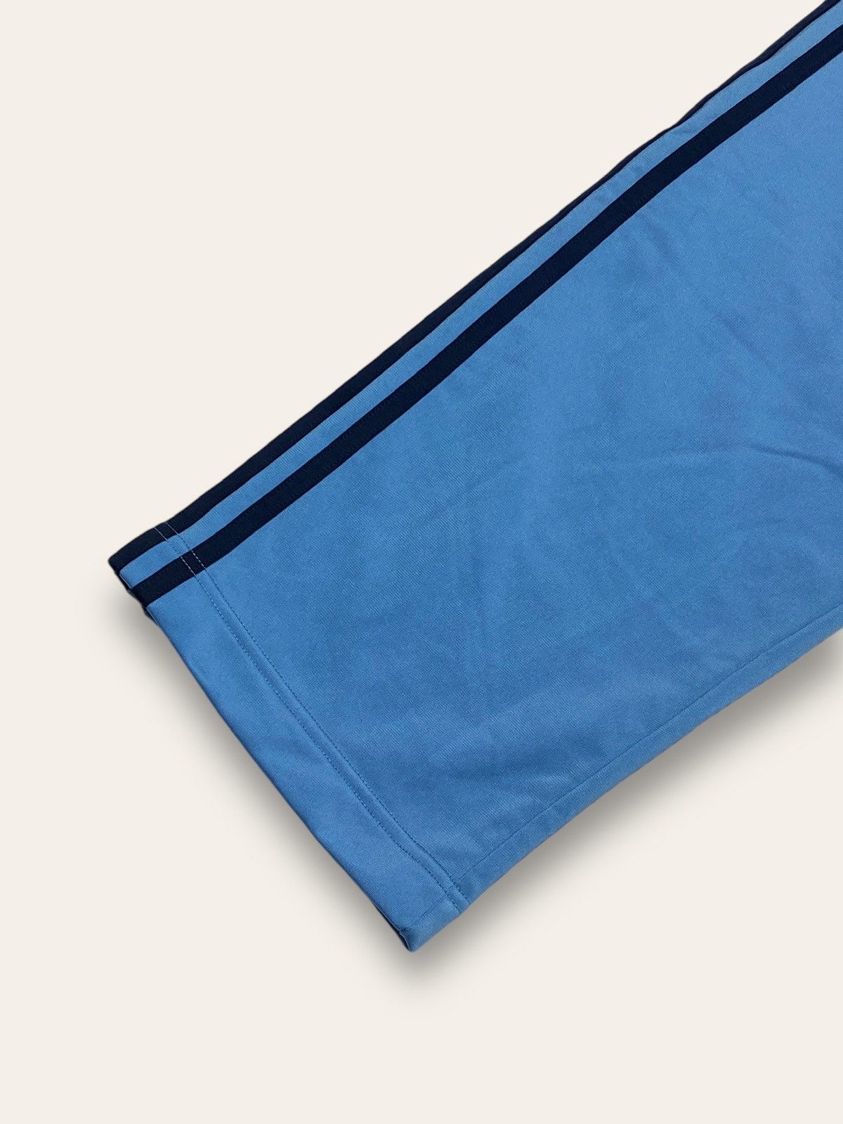 Adidas Vintage ADIDAS Originals Blue Track Pants Y2K Wide Baggy Size US 34 / EU 50 - 3 Thumbnail