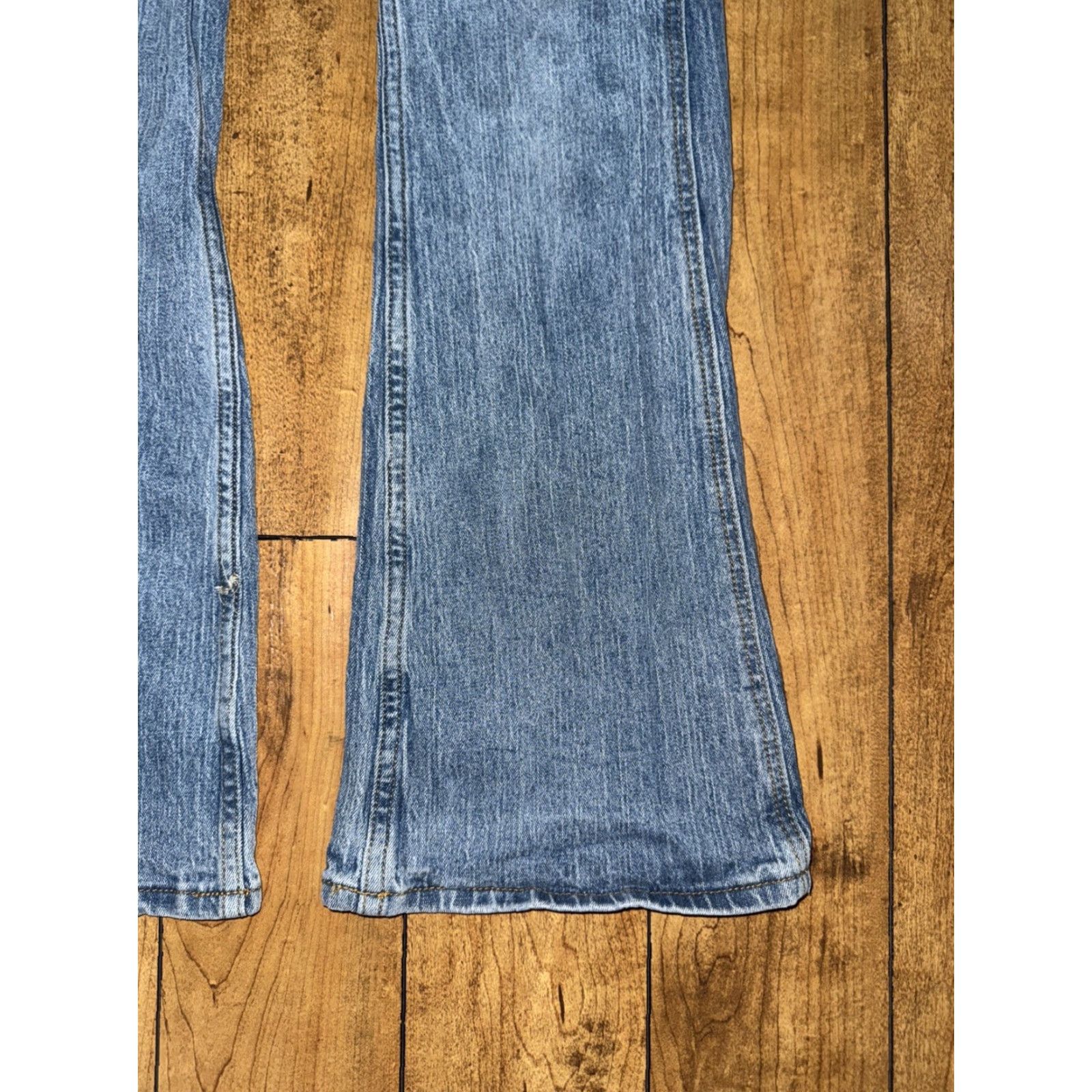 Vintage VINTAGE John Galt Carpenter Flare Jeans Light Wash 30x30 90s Y2K Womens Jeans Size 30" / US 8 / IT 44 - 2 Thumbnail