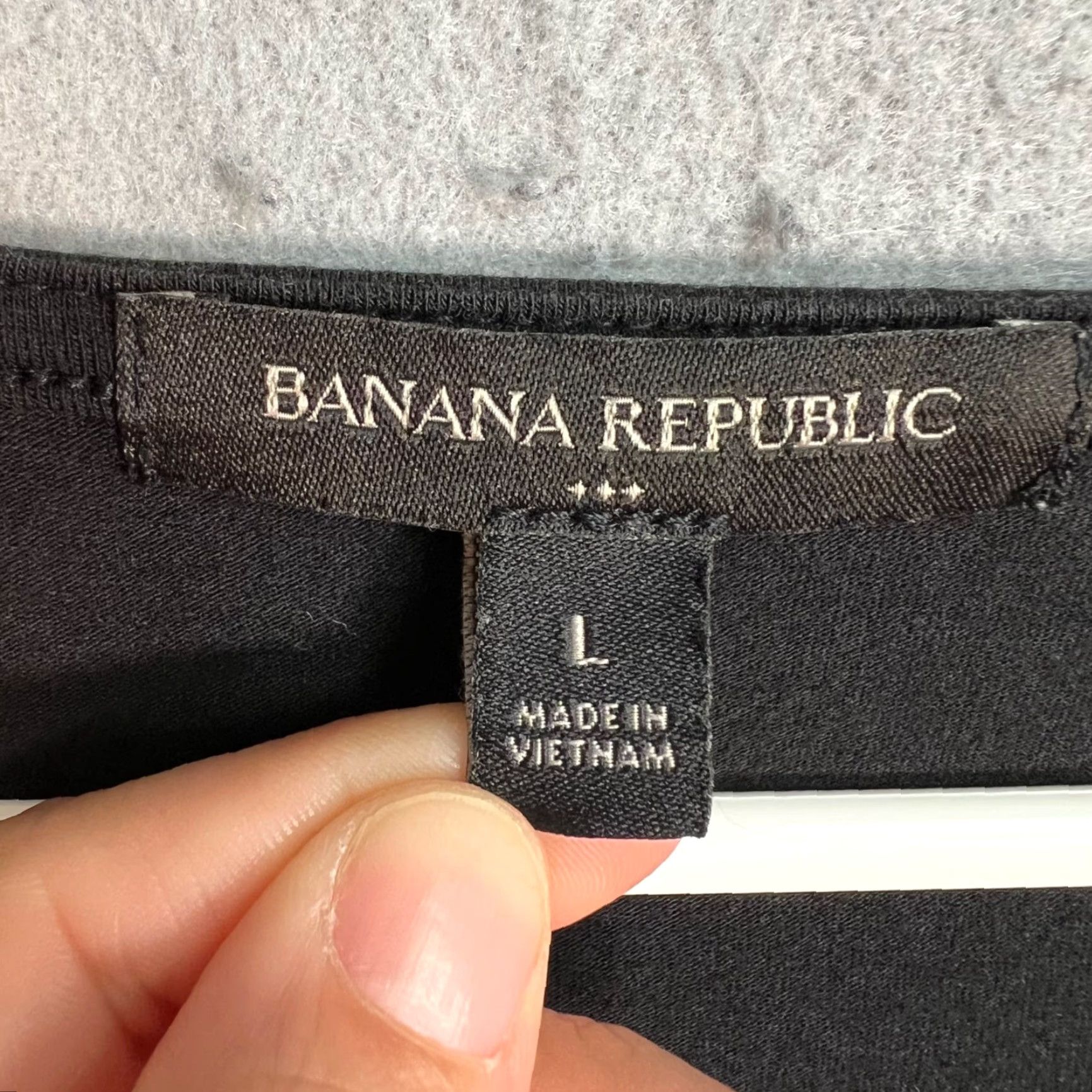 Banana Republic Banana Republic Shirt Women Large Black Long Sleeve V-Neck Stretch Blouse Size L / US 10 / IT 46 - 3 Thumbnail