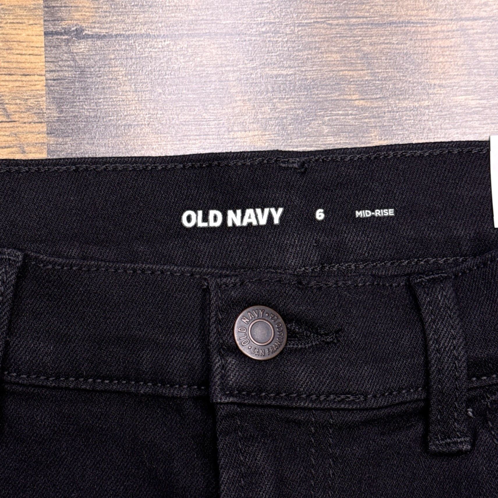 Old Navy Old Navy Shorts Womens 6 Black Denim Stretch 3 Inch Mid Rise Stretch New Size 28" / US 6 / IT 42 - 4 Thumbnail