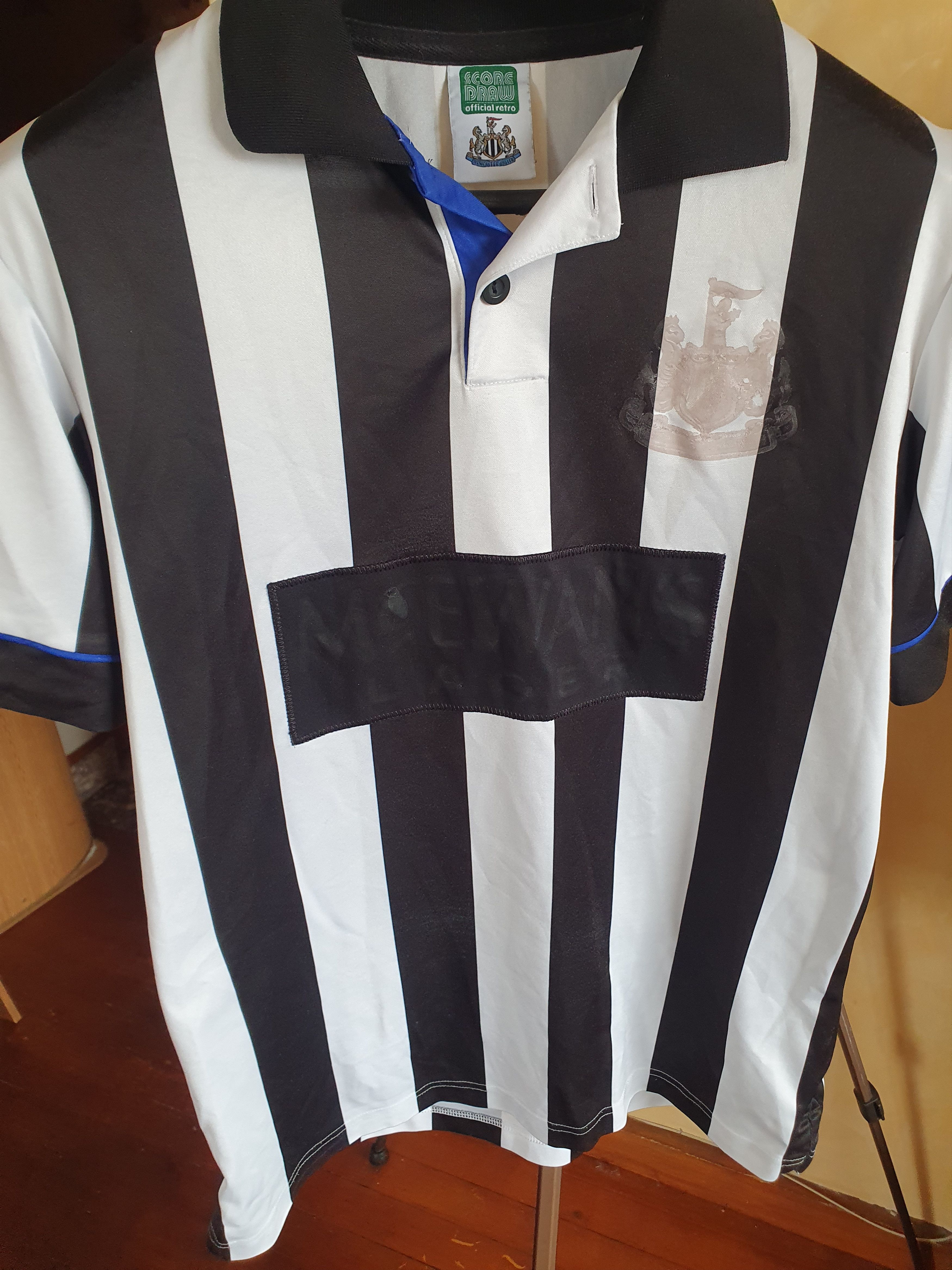 Other Newcastle United Score Draw Official Retro Jersey sz M Size US M / EU 48-50 / 2 - 2 Thumbnail