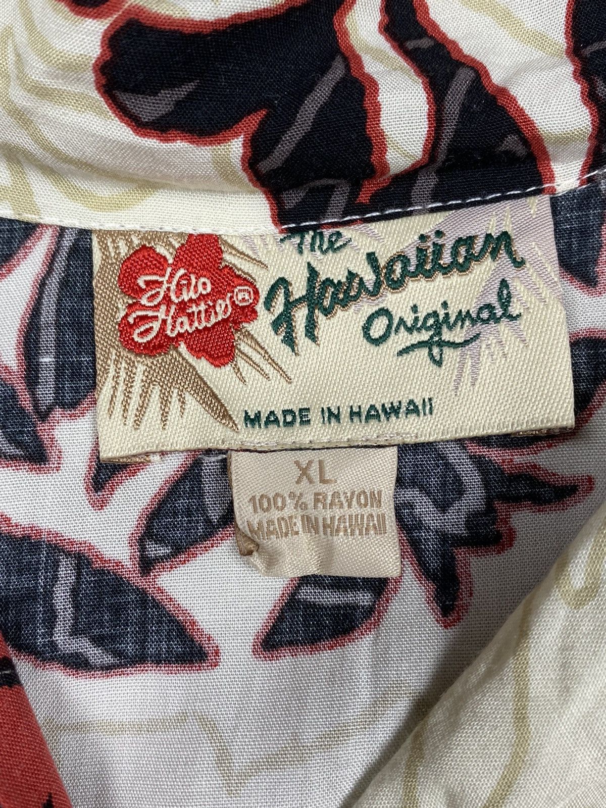 Vintage Vintage Hawaiian Over Print Crazy Button Up Shirt Size US XL / EU 56 / 4 - 8 Thumbnail
