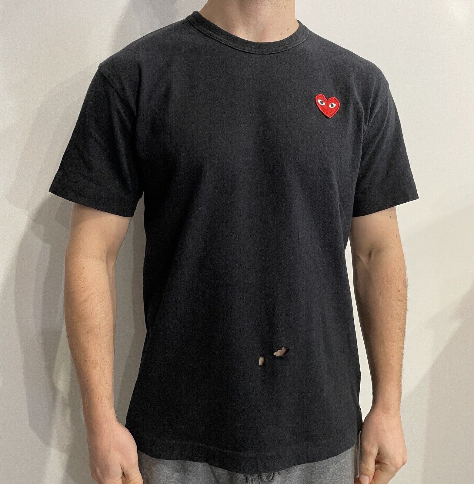 Comme des Garcons PLAY Comme Des Garcons Play Black Men T-Shirt Damage Size US L / EU 52-54 / 3 - 1 Thumbnail