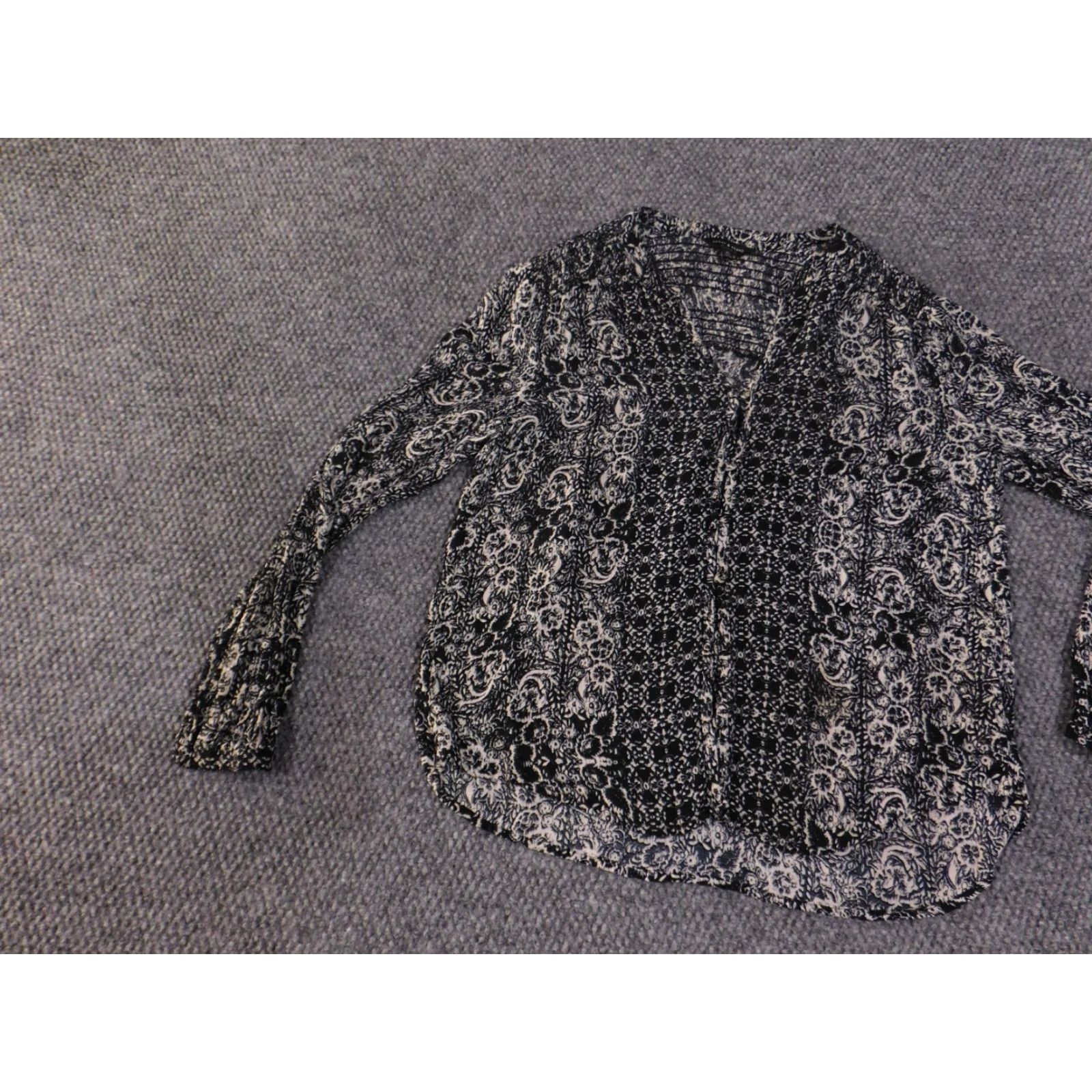 Lucky Brand Lucky Brand Shirt Blouse Womens XS Geometric Patchwork V-Neck Flutter Sleeve Black Size XS / US 0-2 / IT 36-38 - 3 Thumbnail