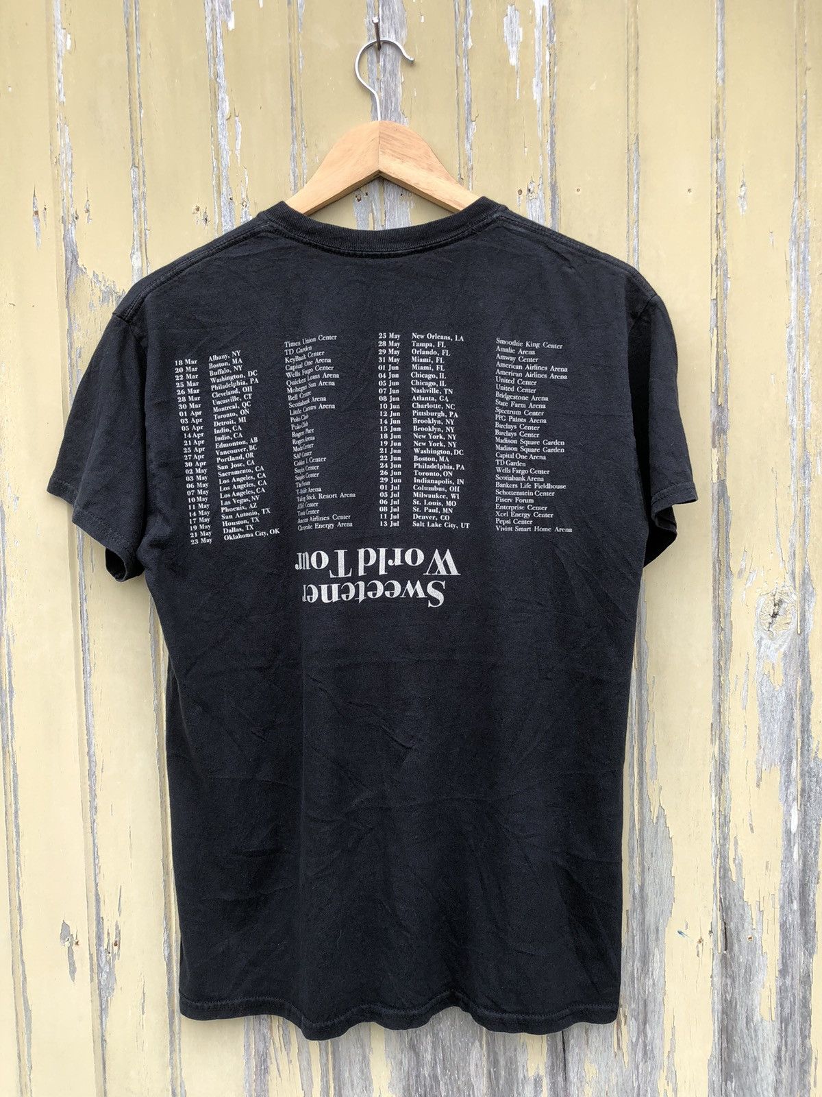 Band Tees Ariana Grande Sweetener World Tour Official Tshirts Size US M / EU 48-50 / 2 - 9 Thumbnail