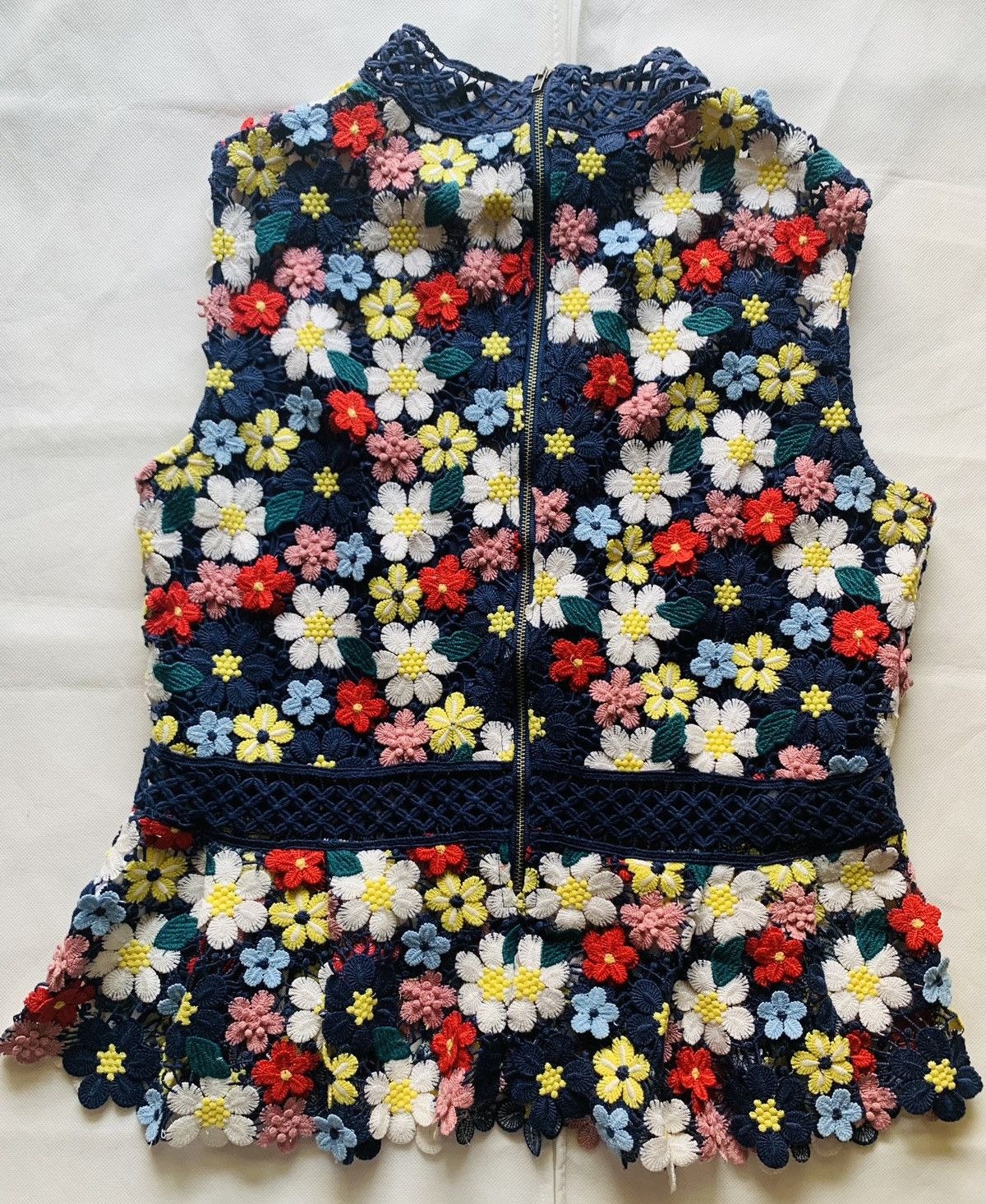 Sea New York Sea NY Flower Bloom Lace/Embroider Sleeveless 3D blouse 6 LN Size M / US 6-8 / IT 42-44 - 3 Thumbnail