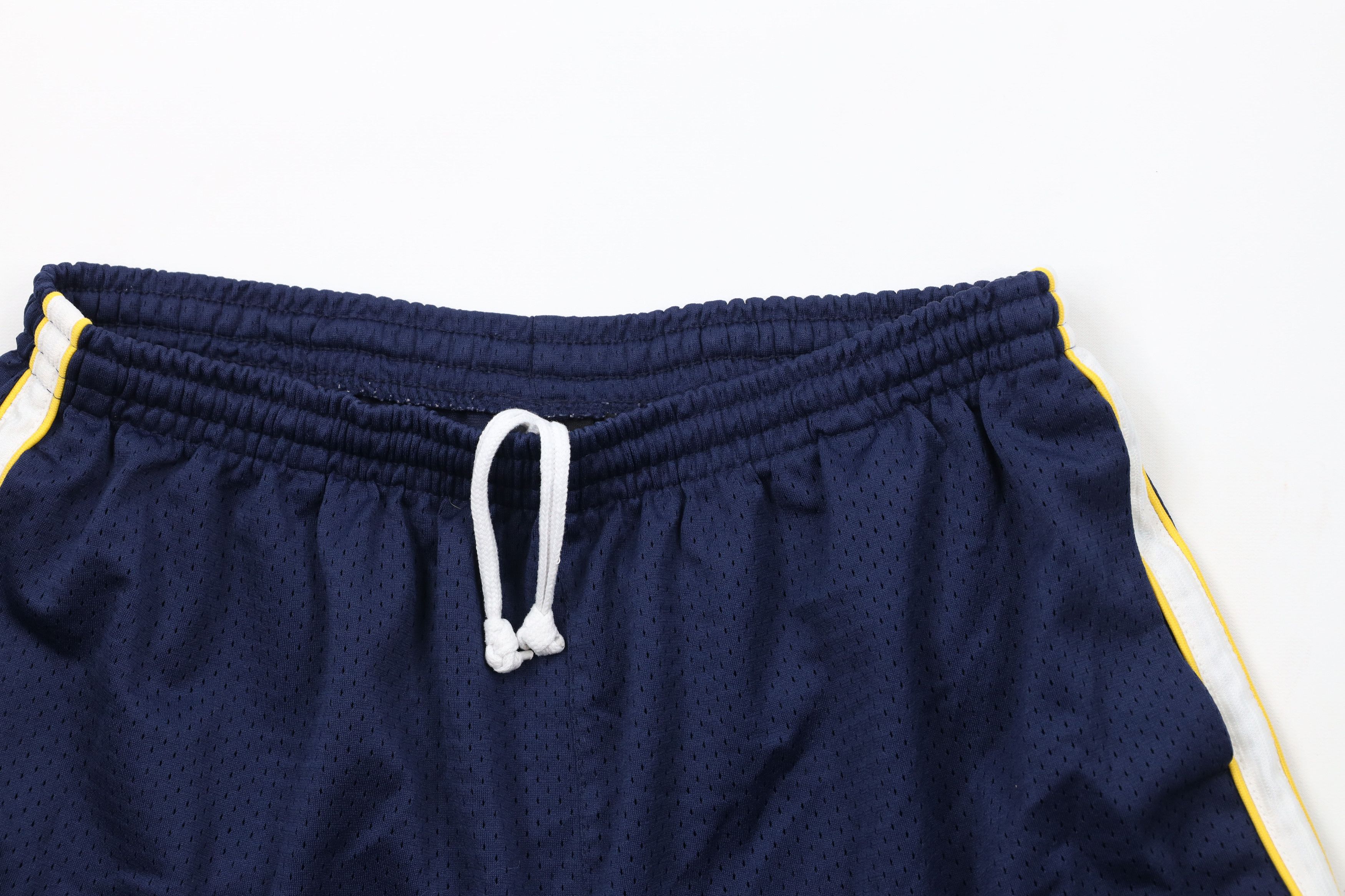 Starter × Vintage Vintage 90s Starter Heavyweight University of Shorts Size US 34 / EU 50 - 2 Thumbnail