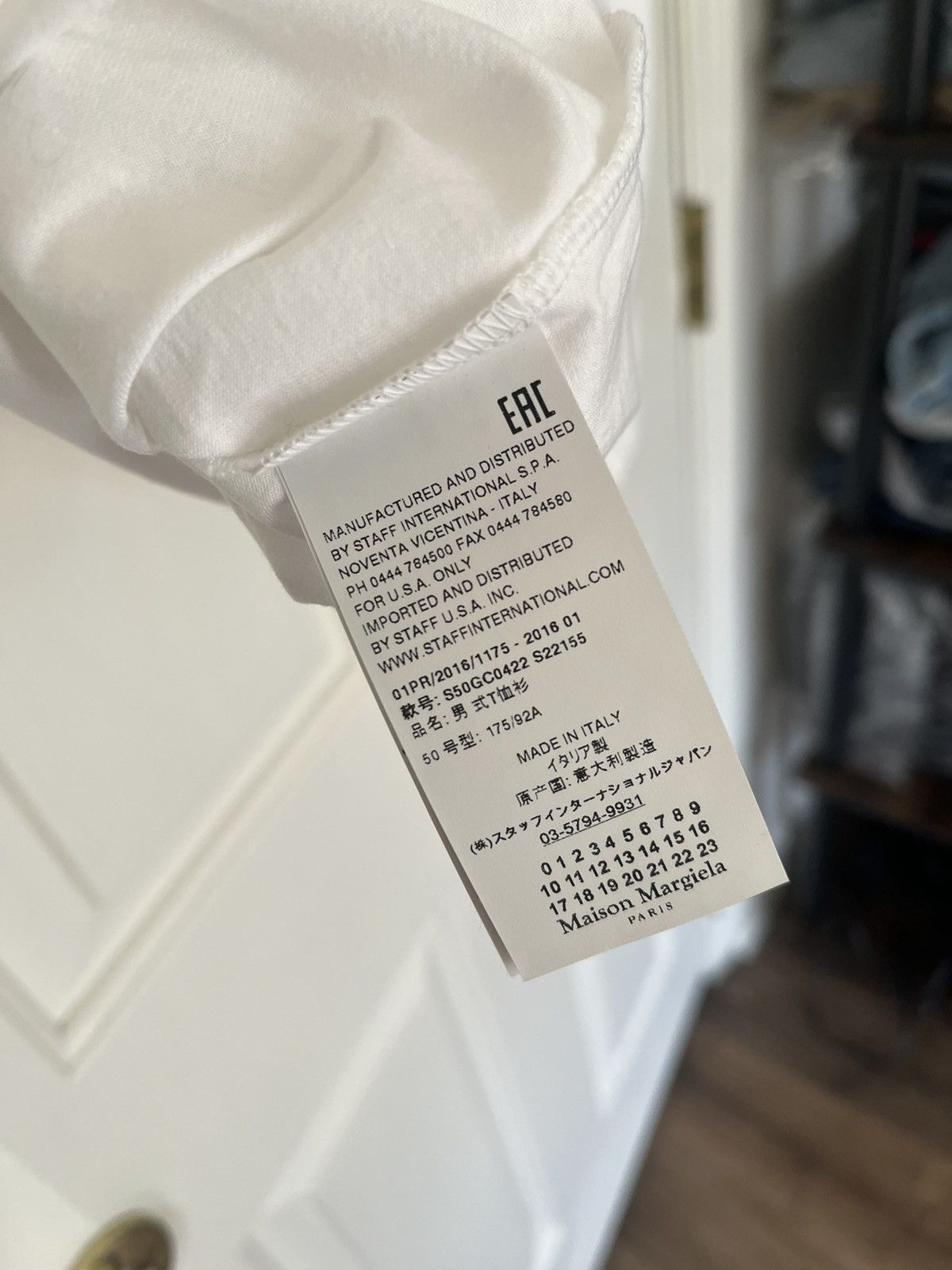 Maison Margiela Maison Margiela Luggage Tag T Shirt White Size 50 NWT Size US L / EU 52-54 / 3 - 8 Thumbnail