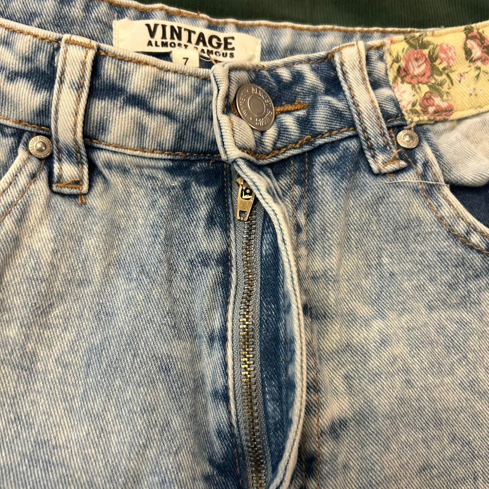 Almost Famous Vintage almost famous mini shorts Size 30" / US 8 / IT 44 - 5 Thumbnail