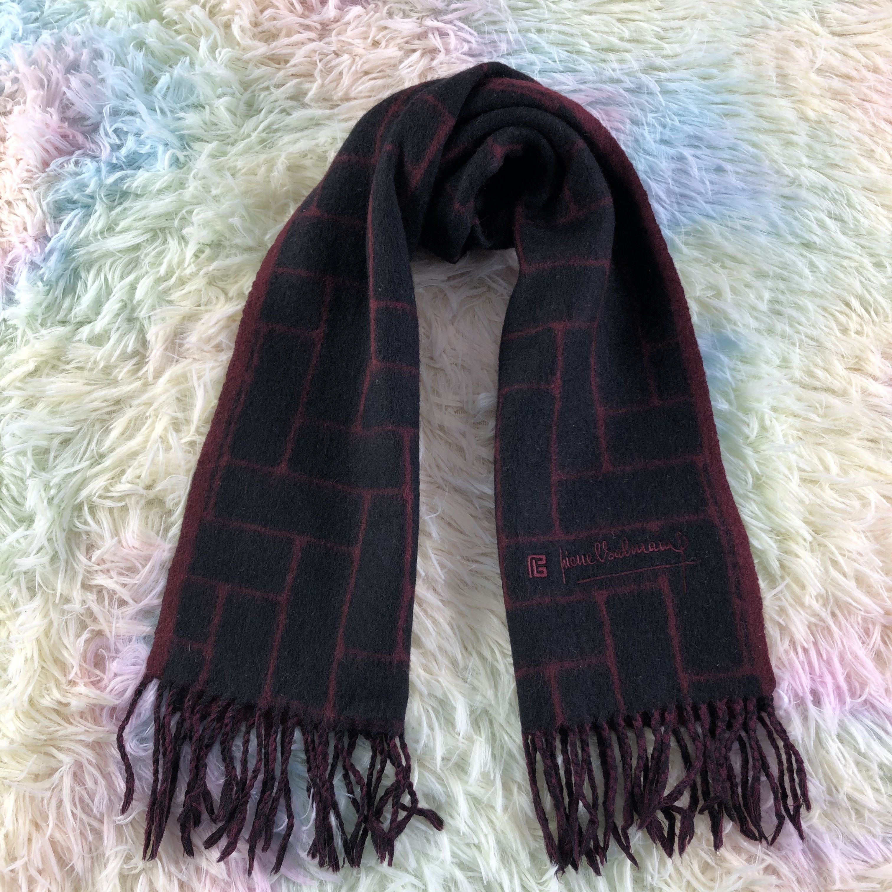 Vintage Pierre Balmain Scarf / Muffler / Neckwear - KM522 Size ONE SIZE - 1 Thumbnail