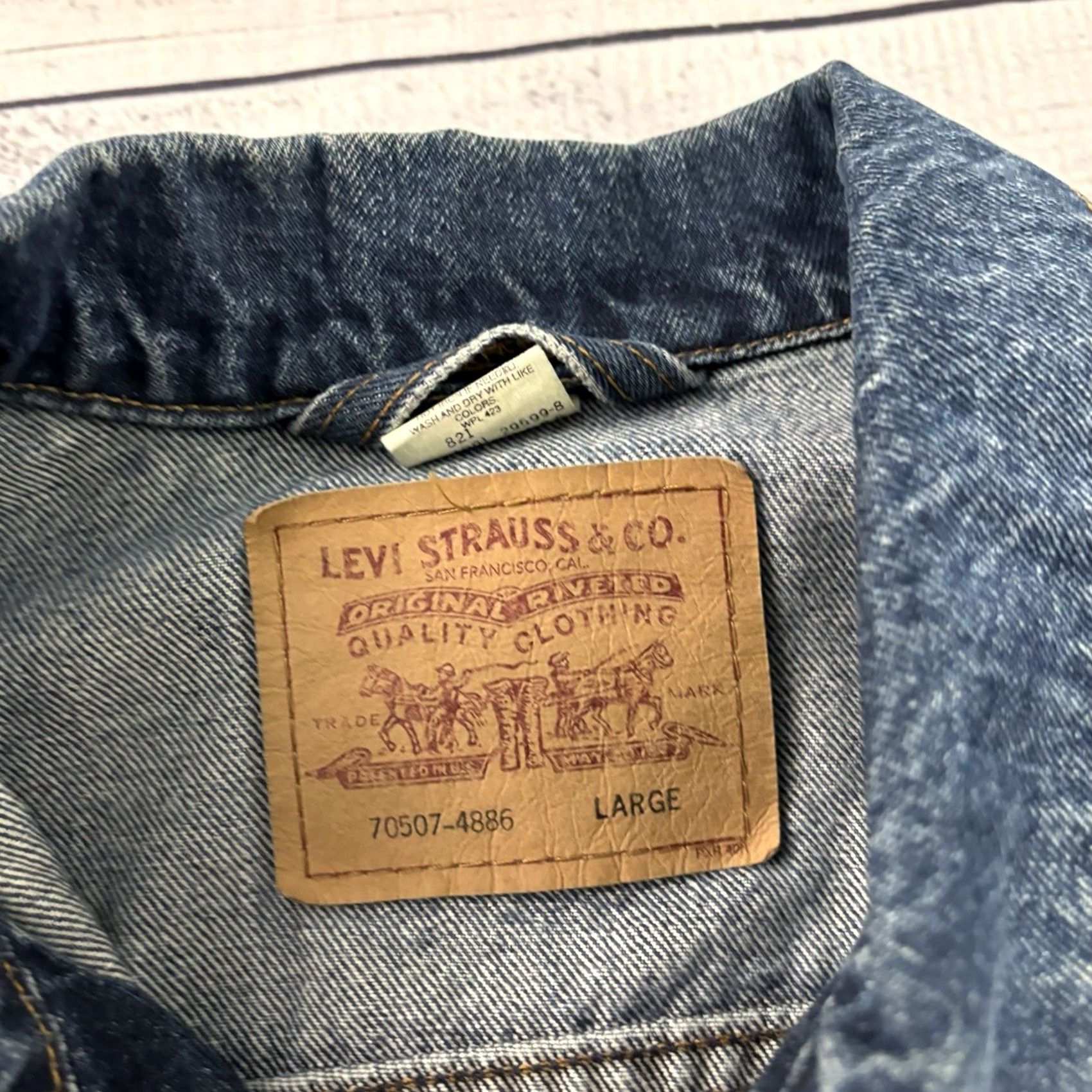 Levi's VINTAGE Levi's Trucker Denim Jacket Men's Large Blue Relaxed Fit Jacket Size US 33 - 2 Thumbnail