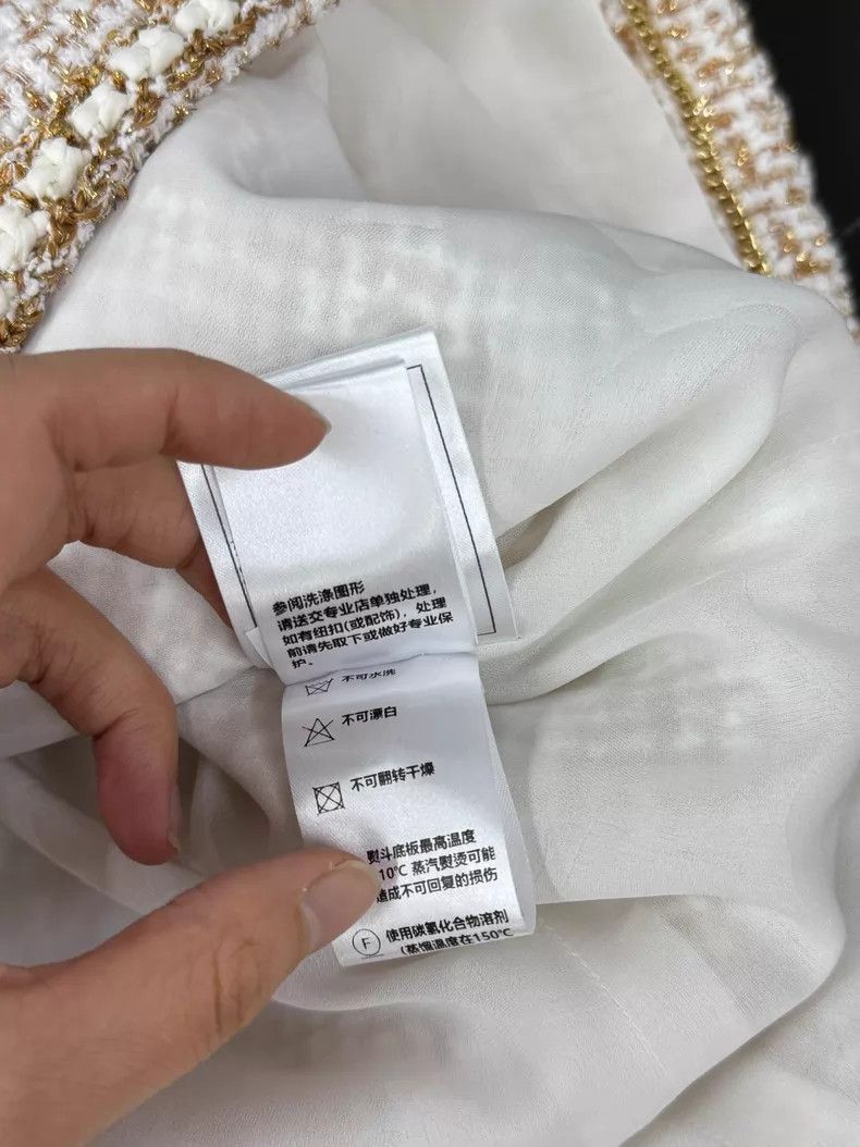 Chanel Chanel 26C gold beige vest jacket Size XS / US 0-2 / IT 36-38 - 7 Thumbnail