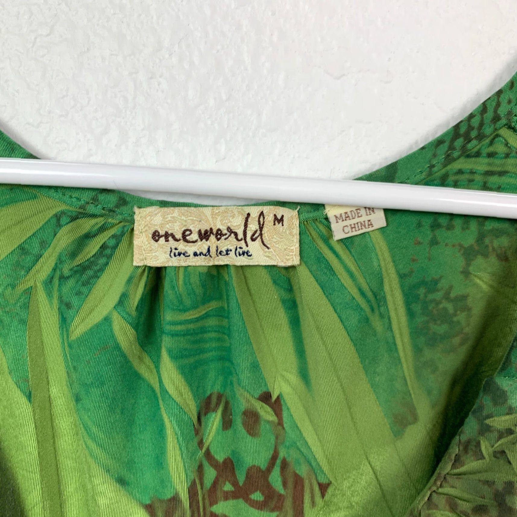Vintage One World Long Sleeve Dress Lime Green V-Neck Medium Regular Womens Bell Sleeve Casual 90s? Size M / US 6-8 / IT 42-44 - 5 Thumbnail