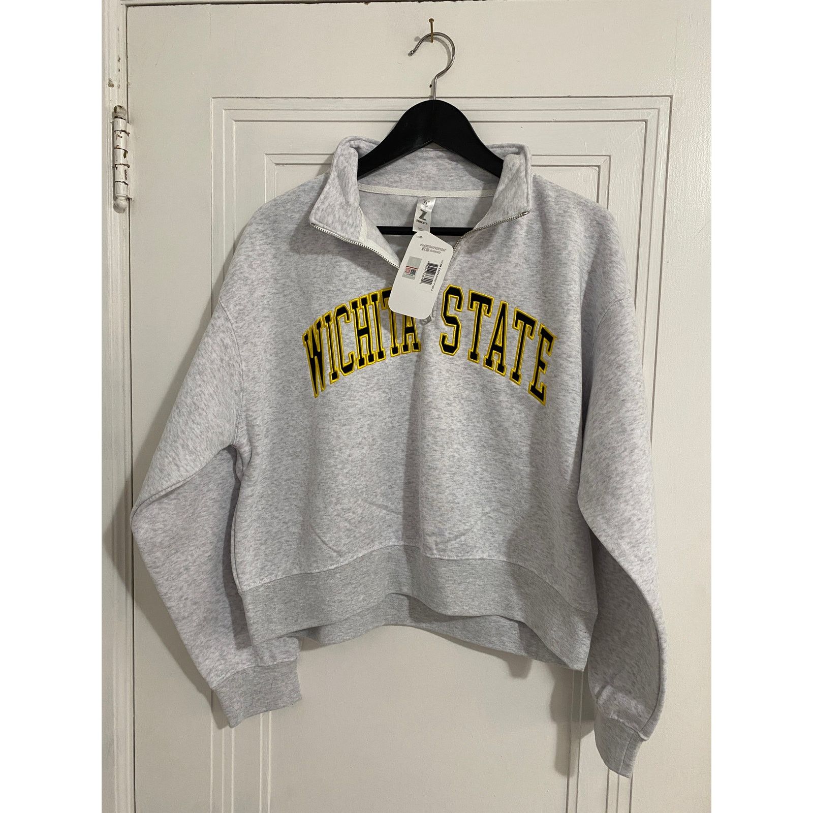 NCAA NWT Wichita State Shockers Cropped 1/4-Zip Sweatshirt Sz XL Size XL / US 12-14 / IT 48-50 - 3 Thumbnail