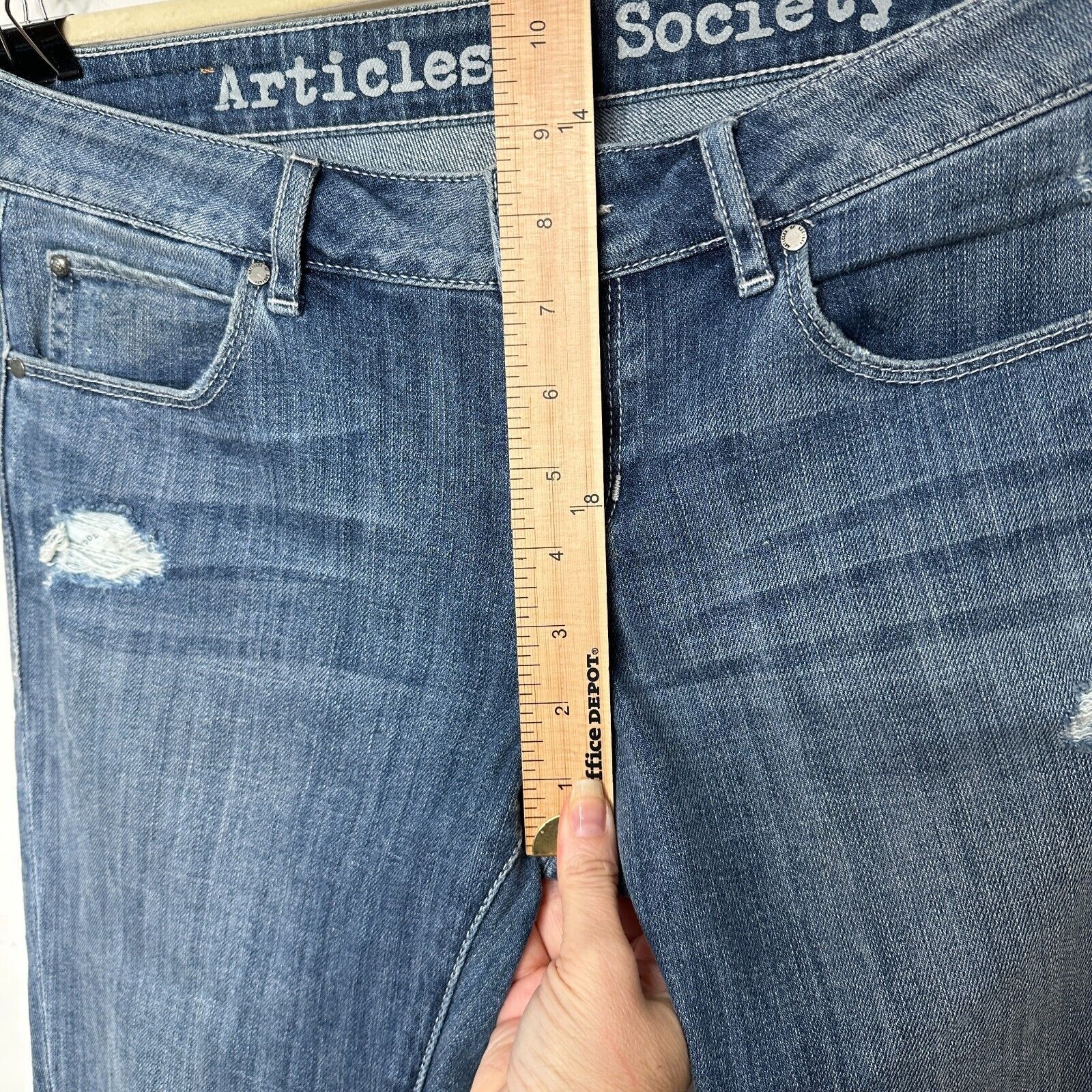 Other Articles of Society Kendra Distressed Jean Two Back Pocket 2 Size 26" / US 2 / IT 38 - 6 Thumbnail