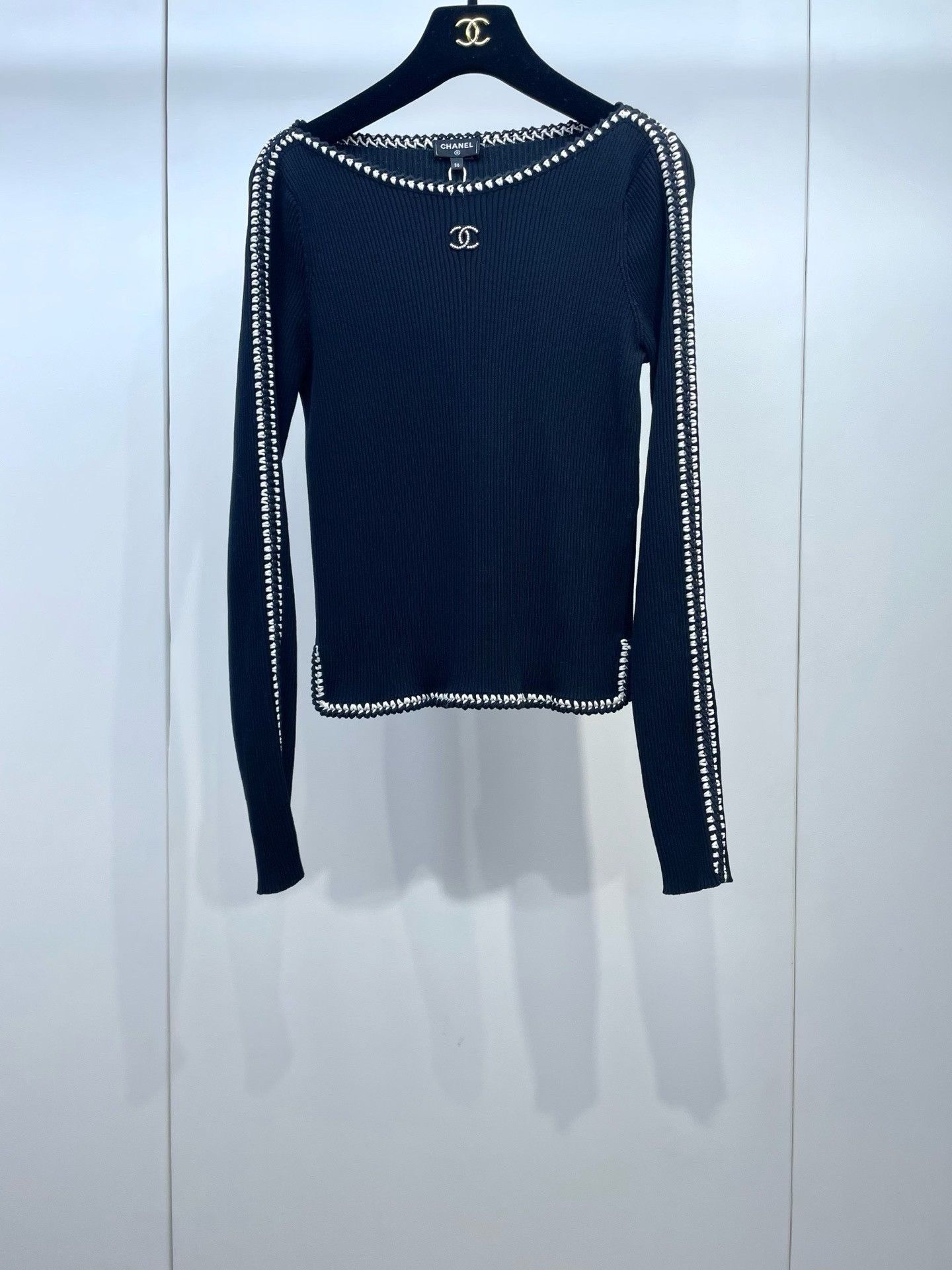 Chanel Chanel Black White Trim Off-Shoulder Knit Top Size XS / US 0-2 / IT 36-38 - 1 Thumbnail