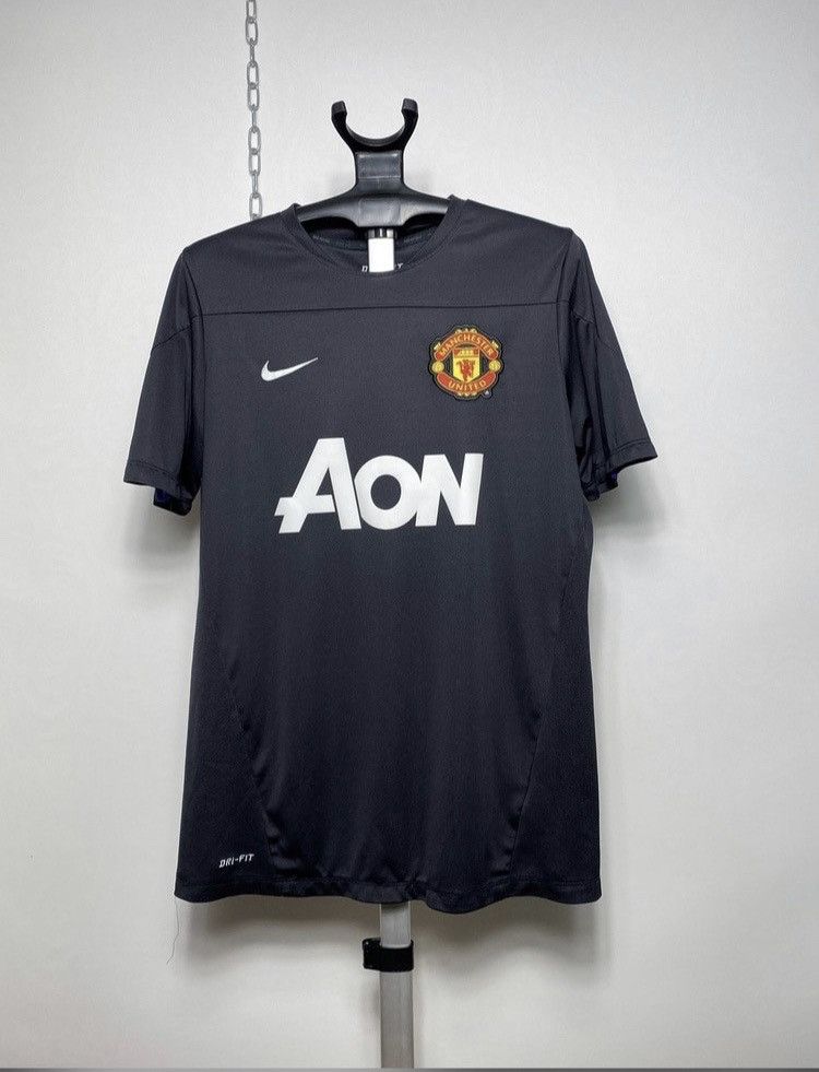 Nike × Vintage Nike dri-fit Manchester United AON black jersey size L Size US L / EU 52-54 / 3 - 1 Thumbnail